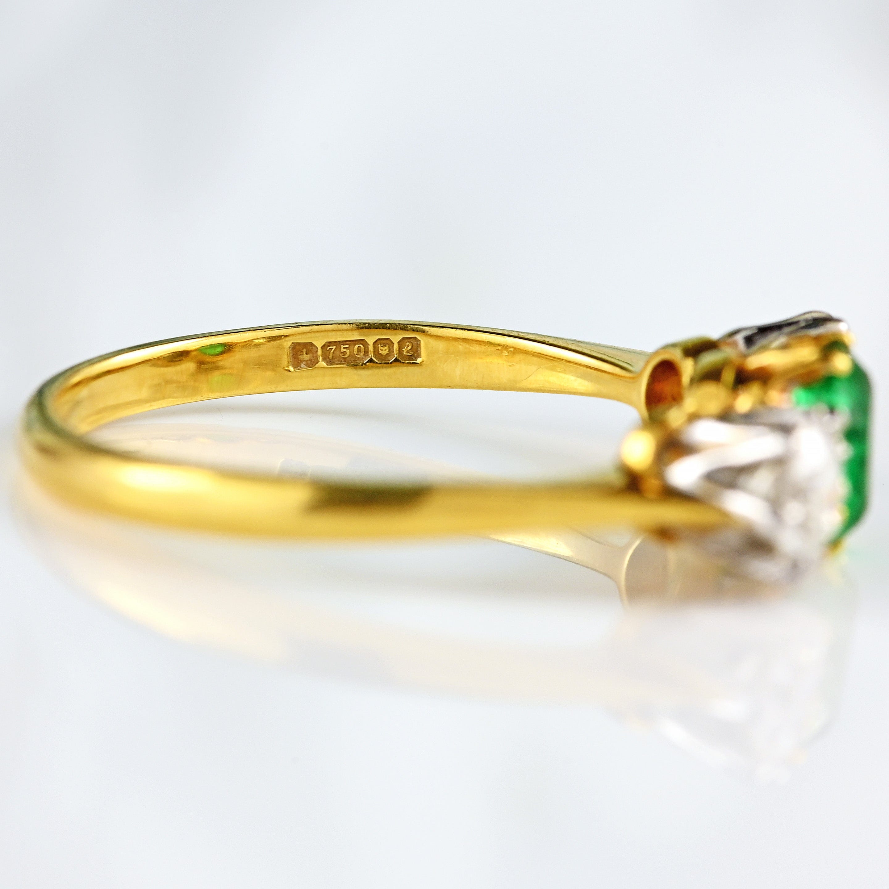 Ellibelle Jewellery Vintage 1985 Emerald & Diamond 18ct Gold Three-Stone Trilogy Engagement Ring (0.53cts)