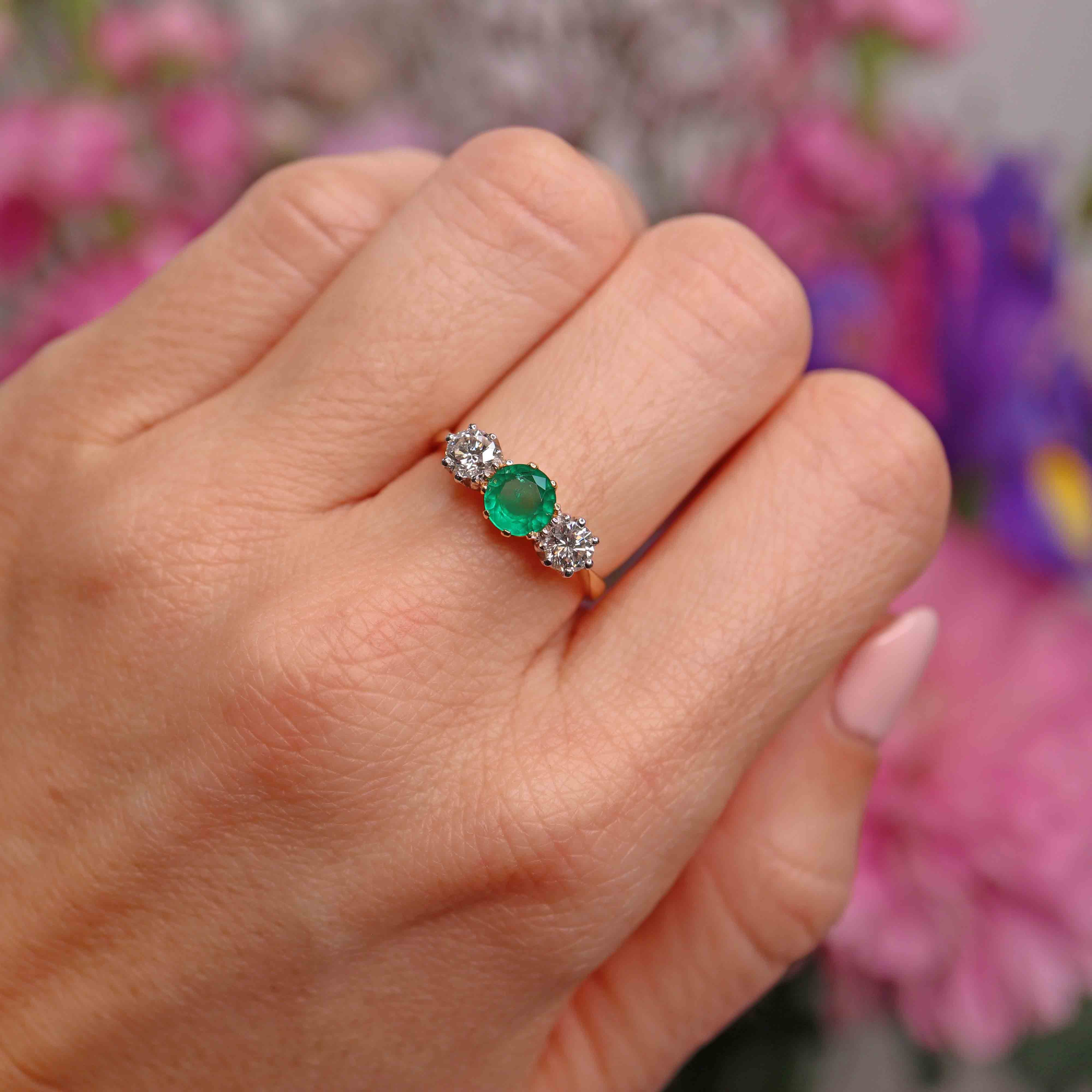 Ellibelle Jewellery Vintage 1985 Emerald & Diamond 18ct Gold Three-Stone Trilogy Engagement Ring (0.53cts)