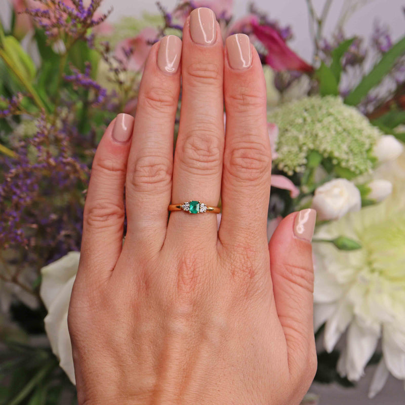 Ellibelle Jewellery Vintage 1985 Natural Emerald & Diamond 18ct Gold Ring