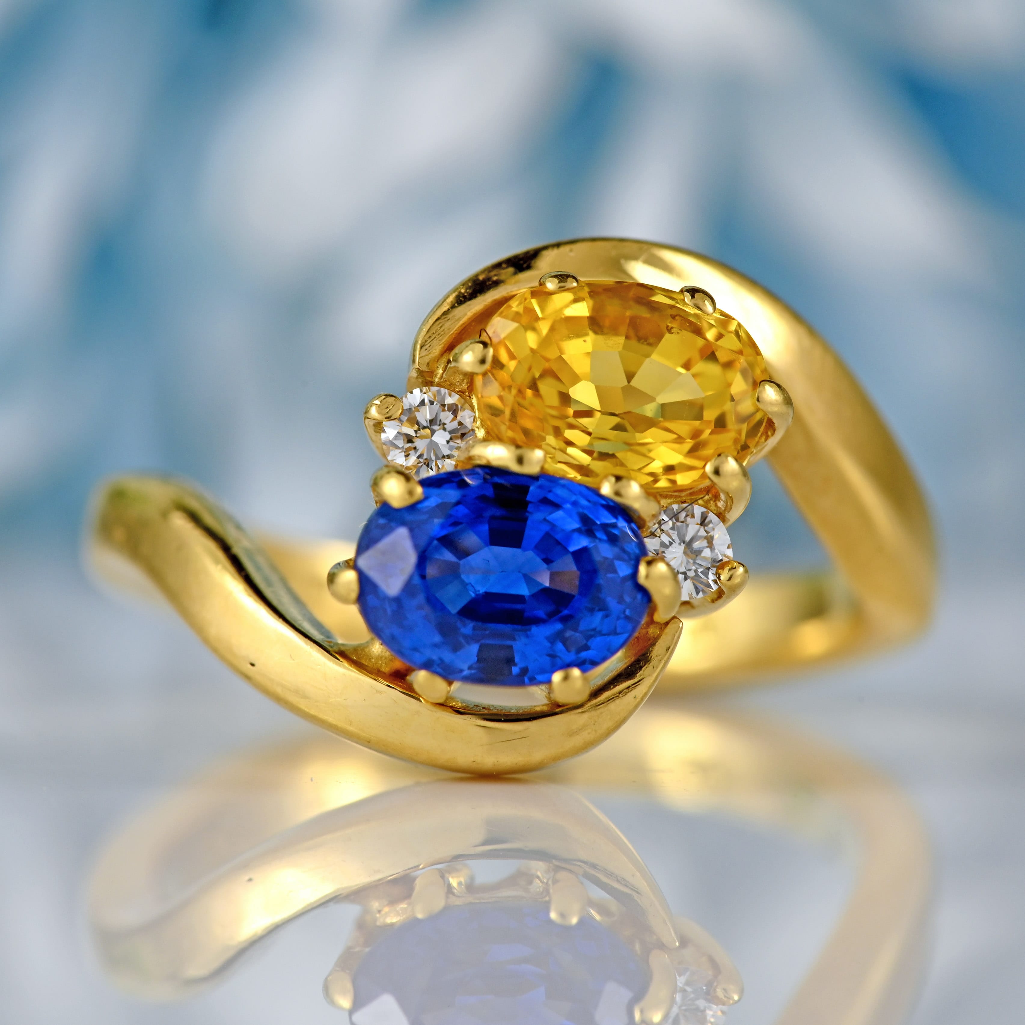 Ellibelle Jewellery Vintage 1986 Bi-Colour Yellow & Blue Sapphire 18ct Gold Crossover Ring