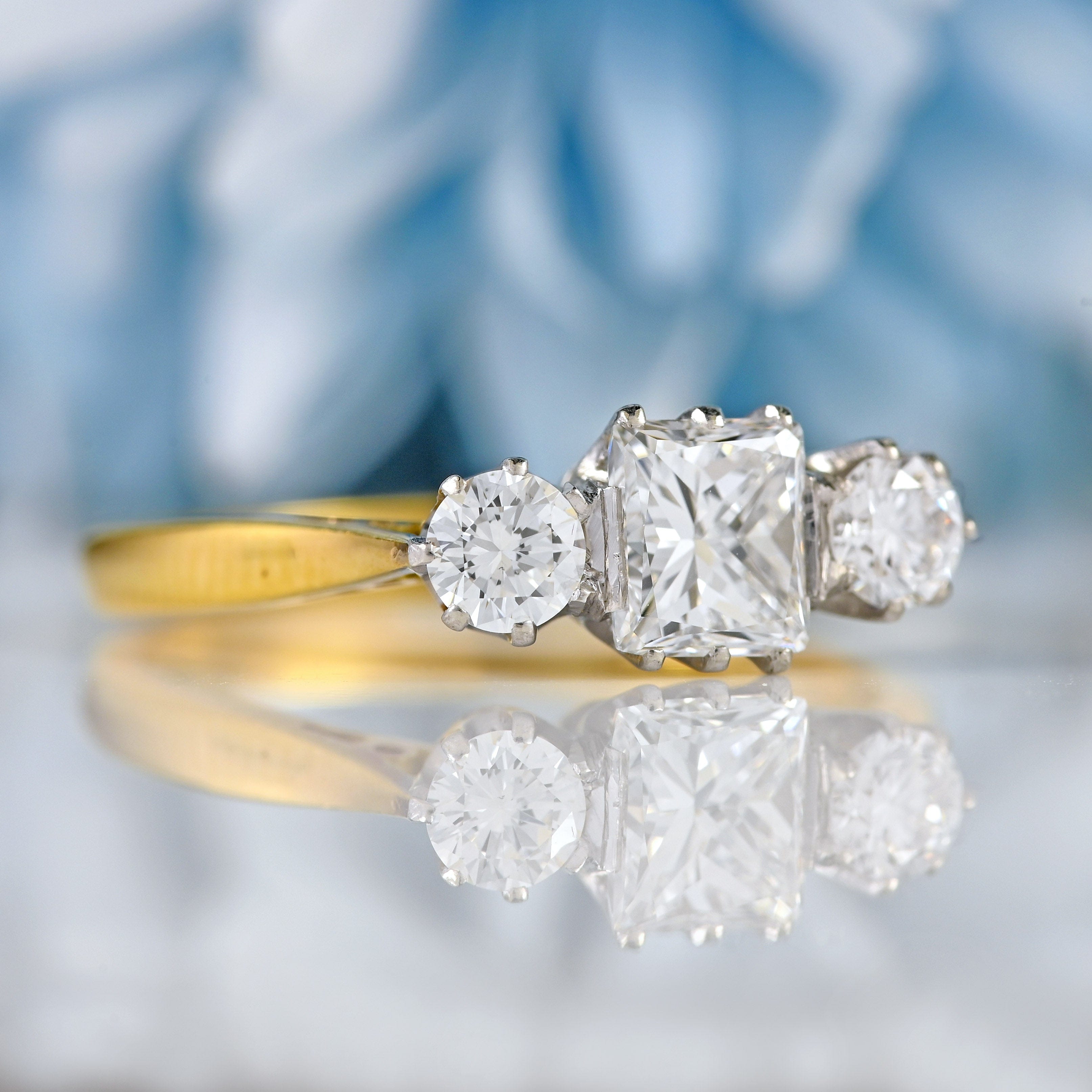 Ellibelle Jewellery Vintage 1986 Princess-Cut Diamond 18ct Gold Three-Stone Engagement Ring (1.07cts)