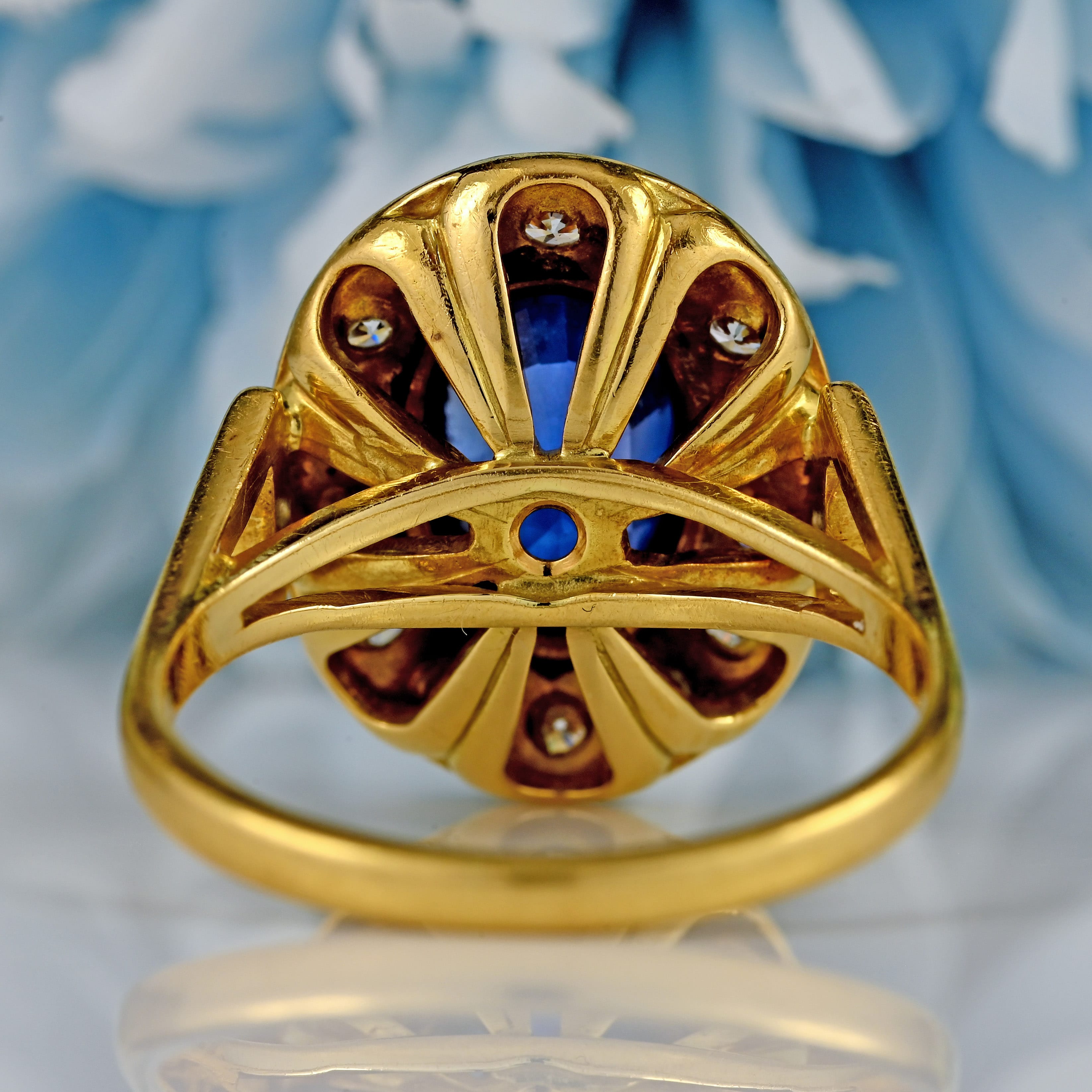 Ellibelle Jewellery Vintage 1986 Sapphire & Diamond 18ct Gold Cluster Engagement Ring (2.30cts)