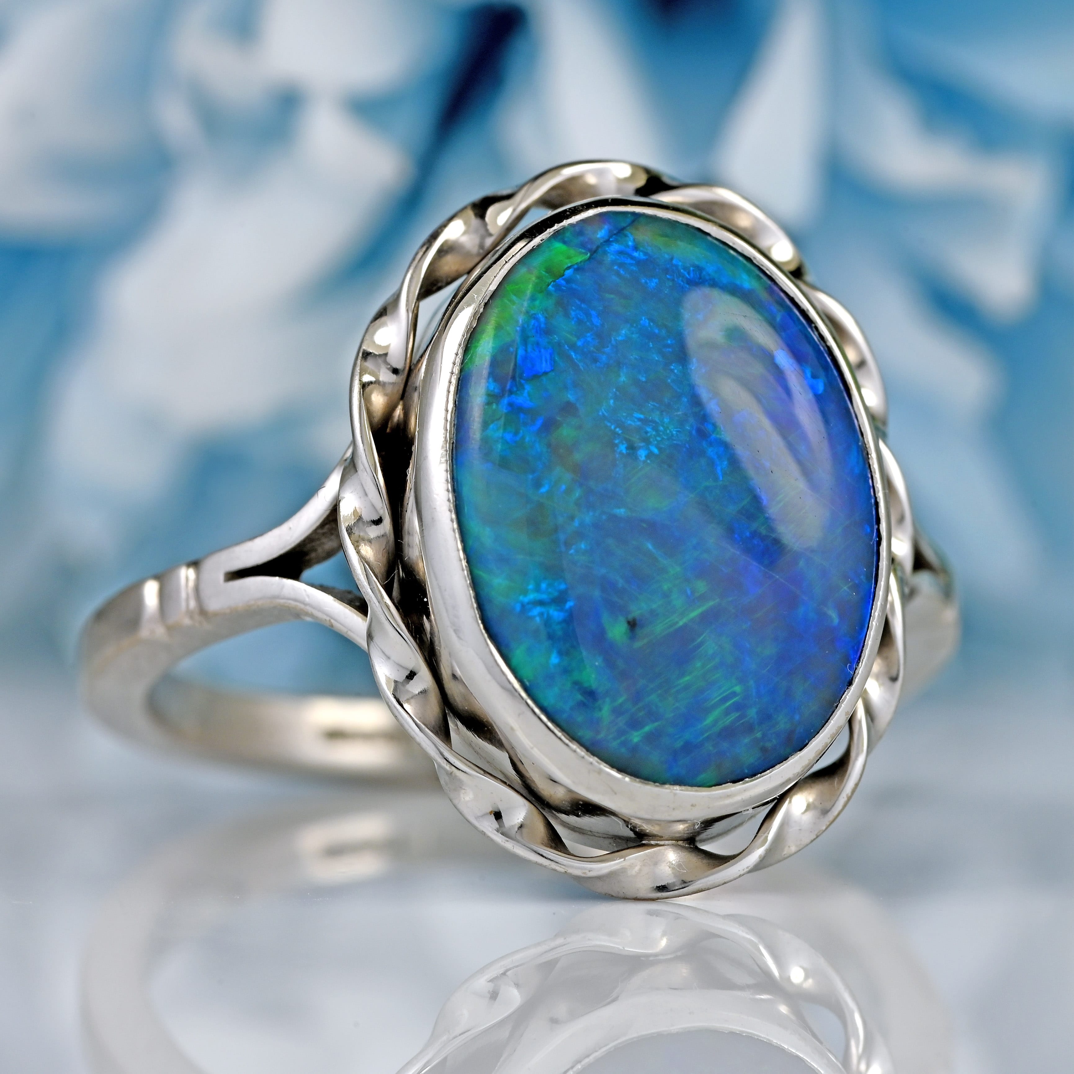 Ellibelle Jewellery Vintage 1987 Black Opal Doublet 18ct White Gold Ring