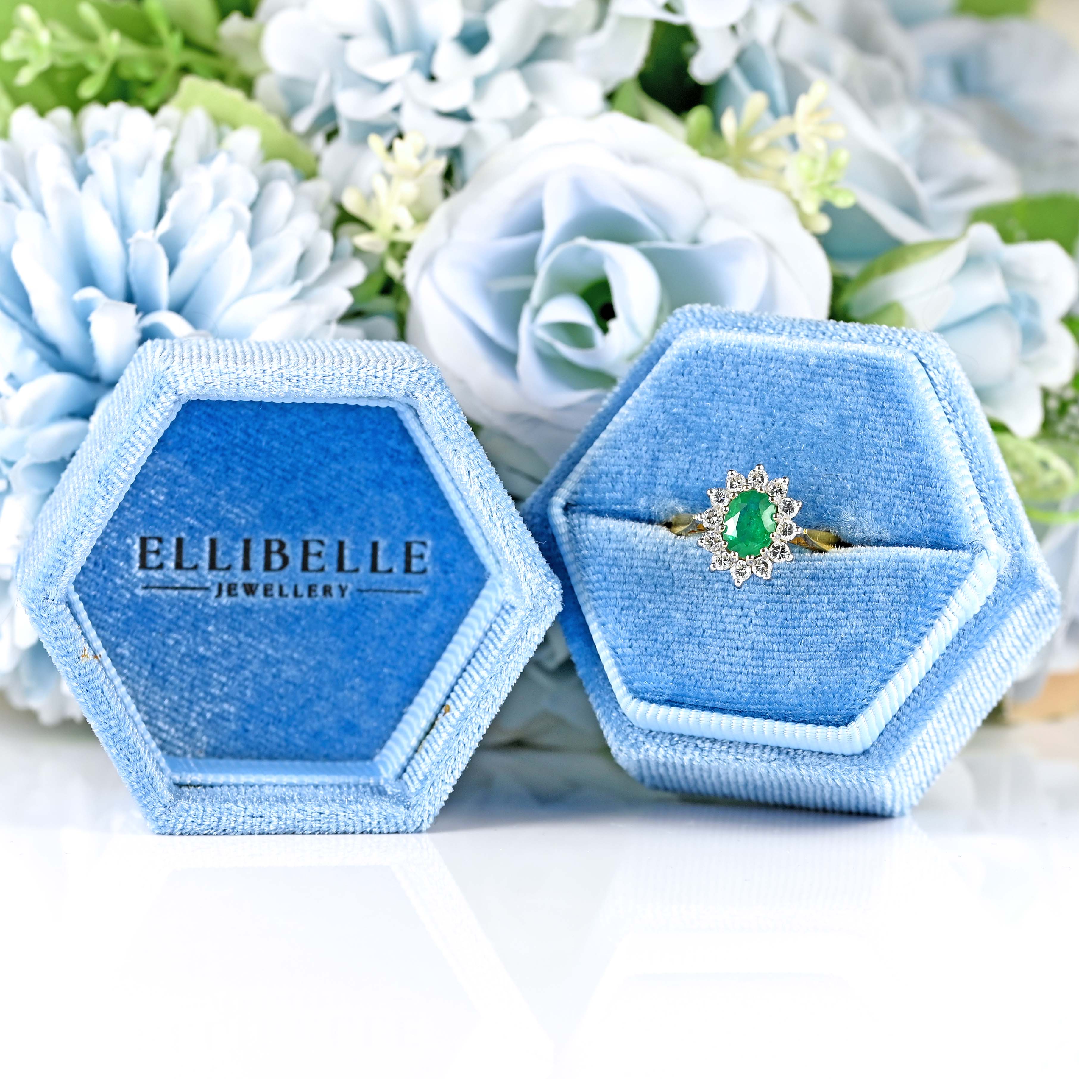Ellibelle Jewellery Vintage 1987 Emerald & Diamond 18ct Gold Oval Cluster Ring (0.70cts)