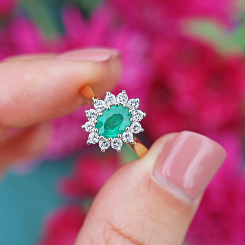 Ellibelle Jewellery Vintage 1987 Emerald & Diamond 18ct Gold Oval Cluster Ring (0.70cts)