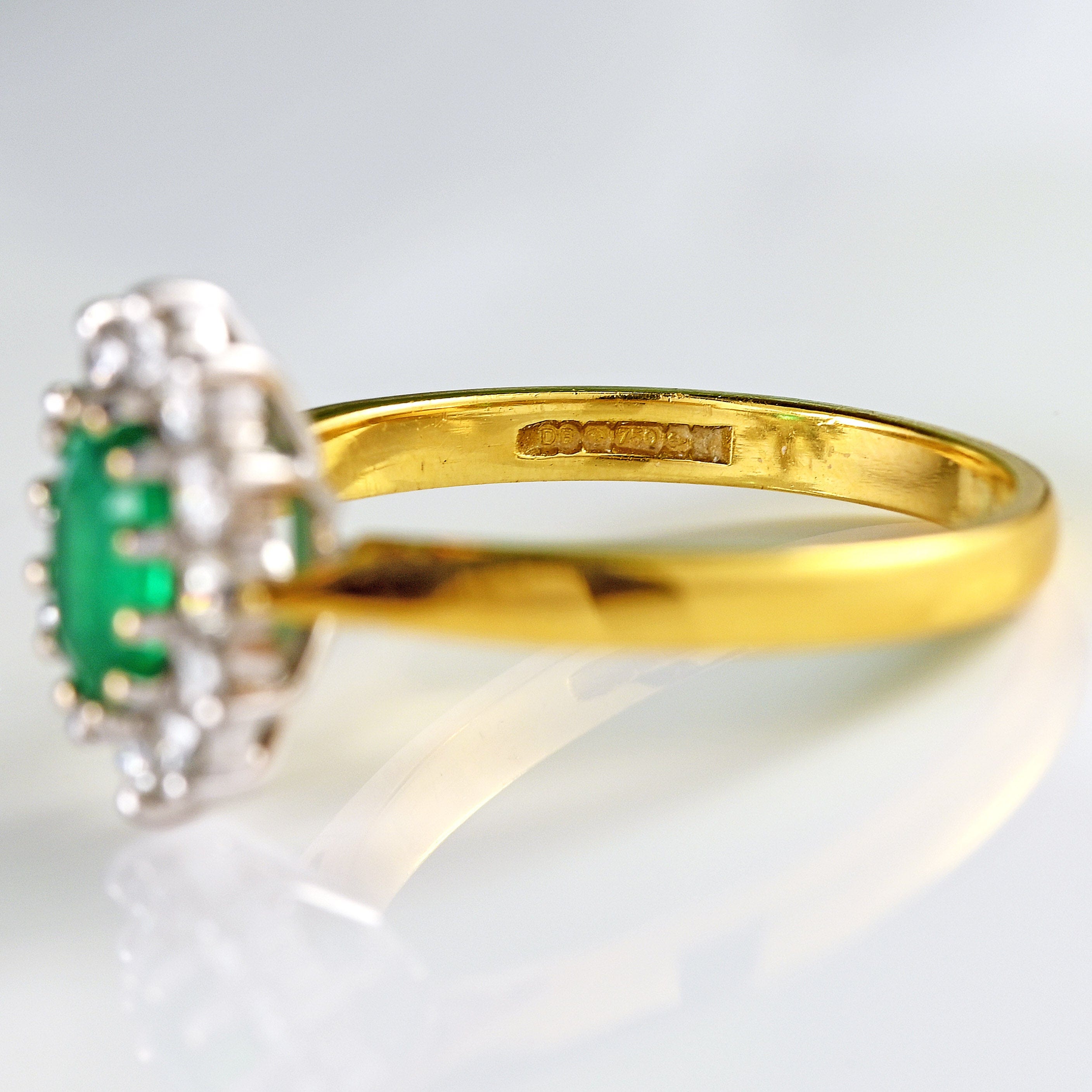 Ellibelle Jewellery Vintage 1987 Emerald & Diamond 18ct Gold Oval Cluster Ring (0.70cts)