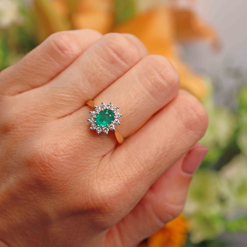 Ellibelle Jewellery Vintage 1987 Emerald & Diamond 18ct Gold Oval Cluster Ring (0.70cts)