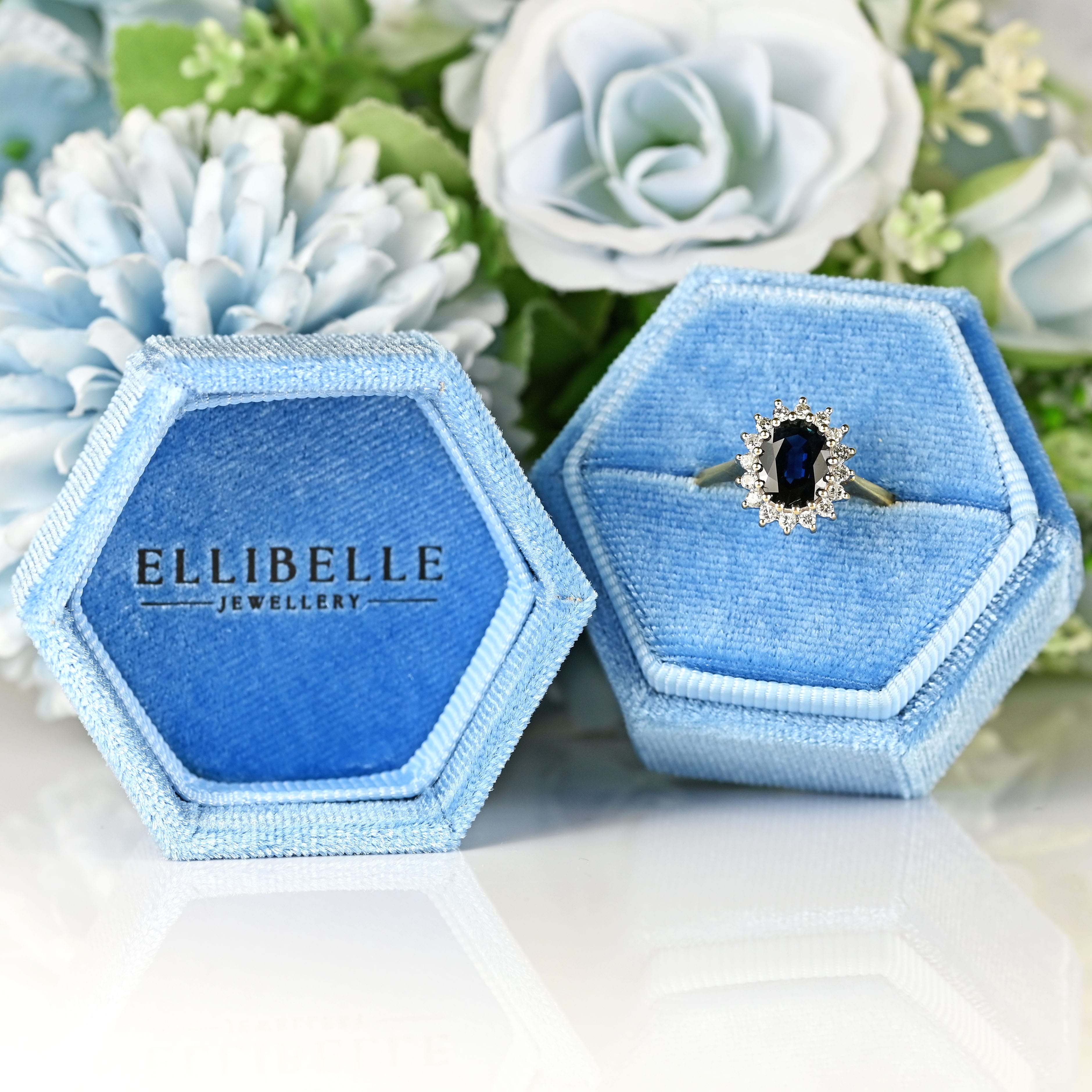 Ellibelle Jewellery Vintage 1987 Sapphire & Diamond 18ct Gold Cluster Ring (1.86cts)