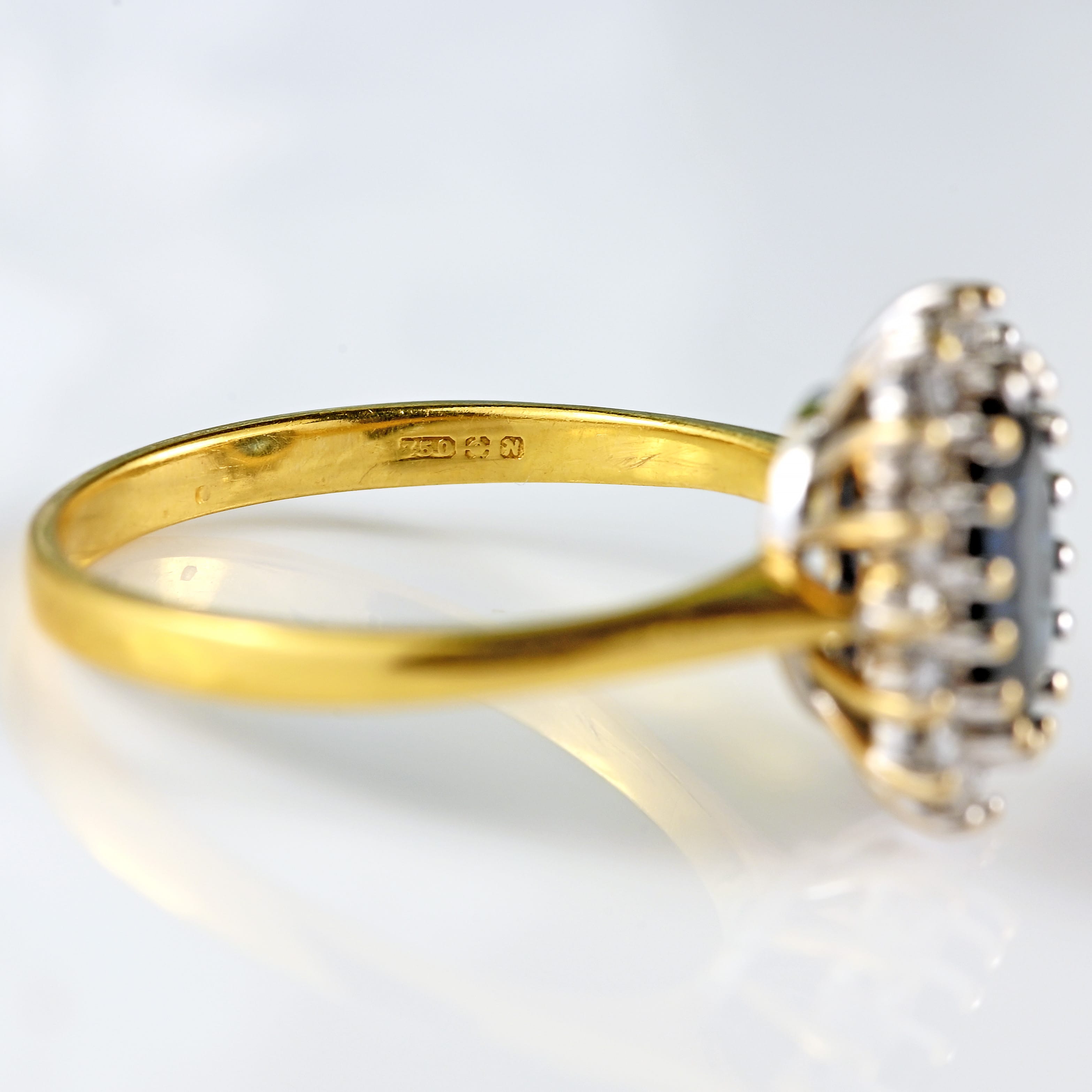 Ellibelle Jewellery Vintage 1987 Sapphire & Diamond 18ct Gold Cluster Ring (1.86cts)