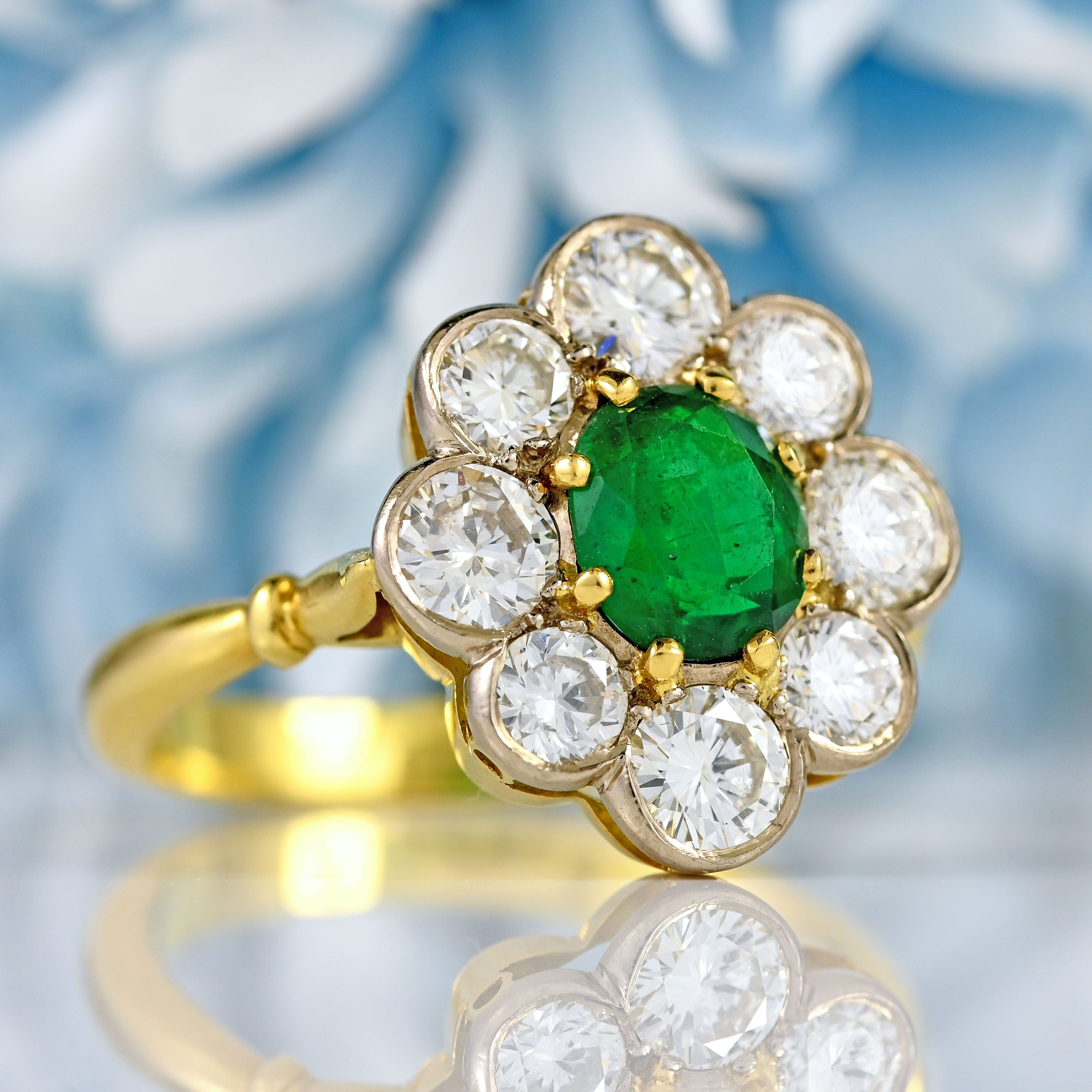 Ellibelle Jewellery Vintage 1988 Emerald & Diamond 18ct Gold Cluster Engagement Ring (0.85cts)