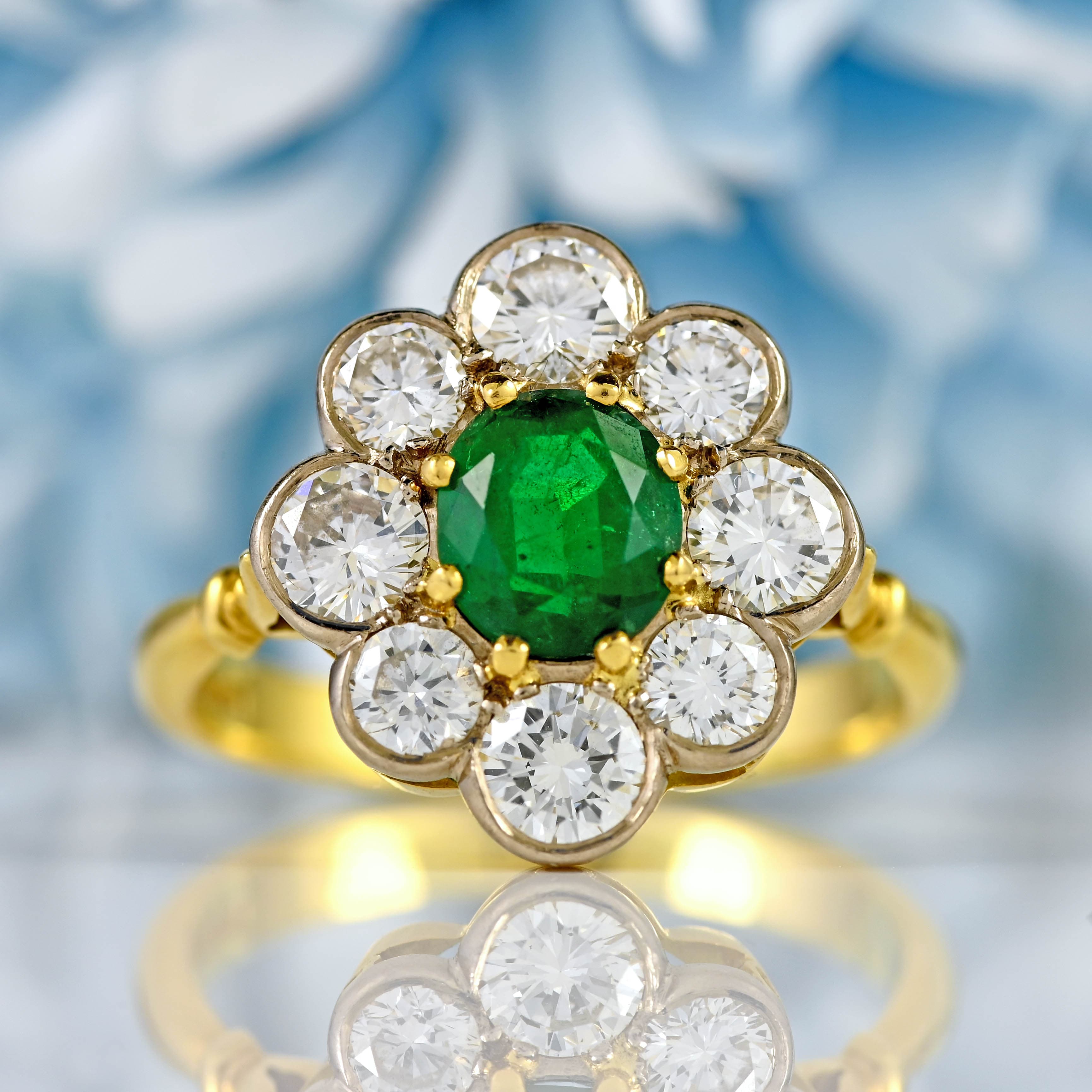 Ellibelle Jewellery Vintage 1988 Emerald & Diamond 18ct Gold Cluster Engagement Ring (0.85cts)