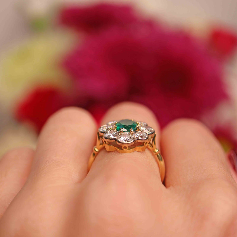 Ellibelle Jewellery Vintage 1988 Emerald & Diamond 18ct Gold Cluster Engagement Ring (0.85cts)