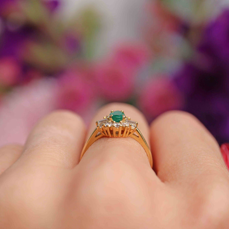 Ellibelle Jewellery Vintage 1988 Emerald & Vari-Cut Diamond 18ct Gold Pear Cluster Ring