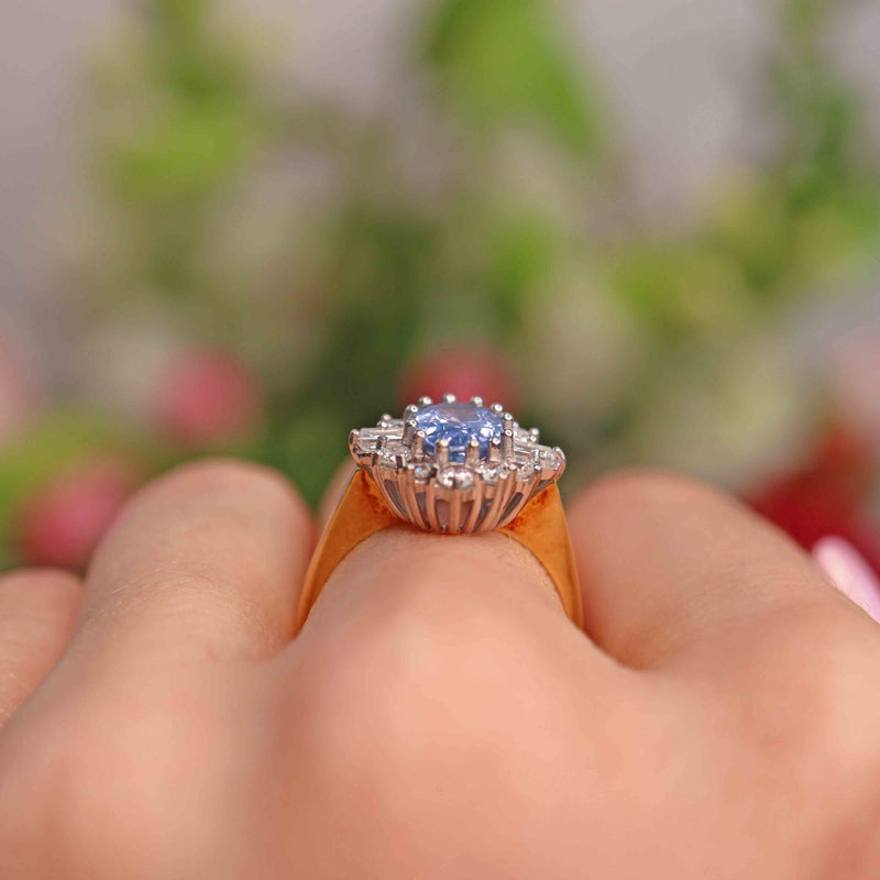 Ellibelle Jewellery Vintage 1989 Ceylon Sapphire & Diamond 18ct Gold Cluster Ring (1.37cts)