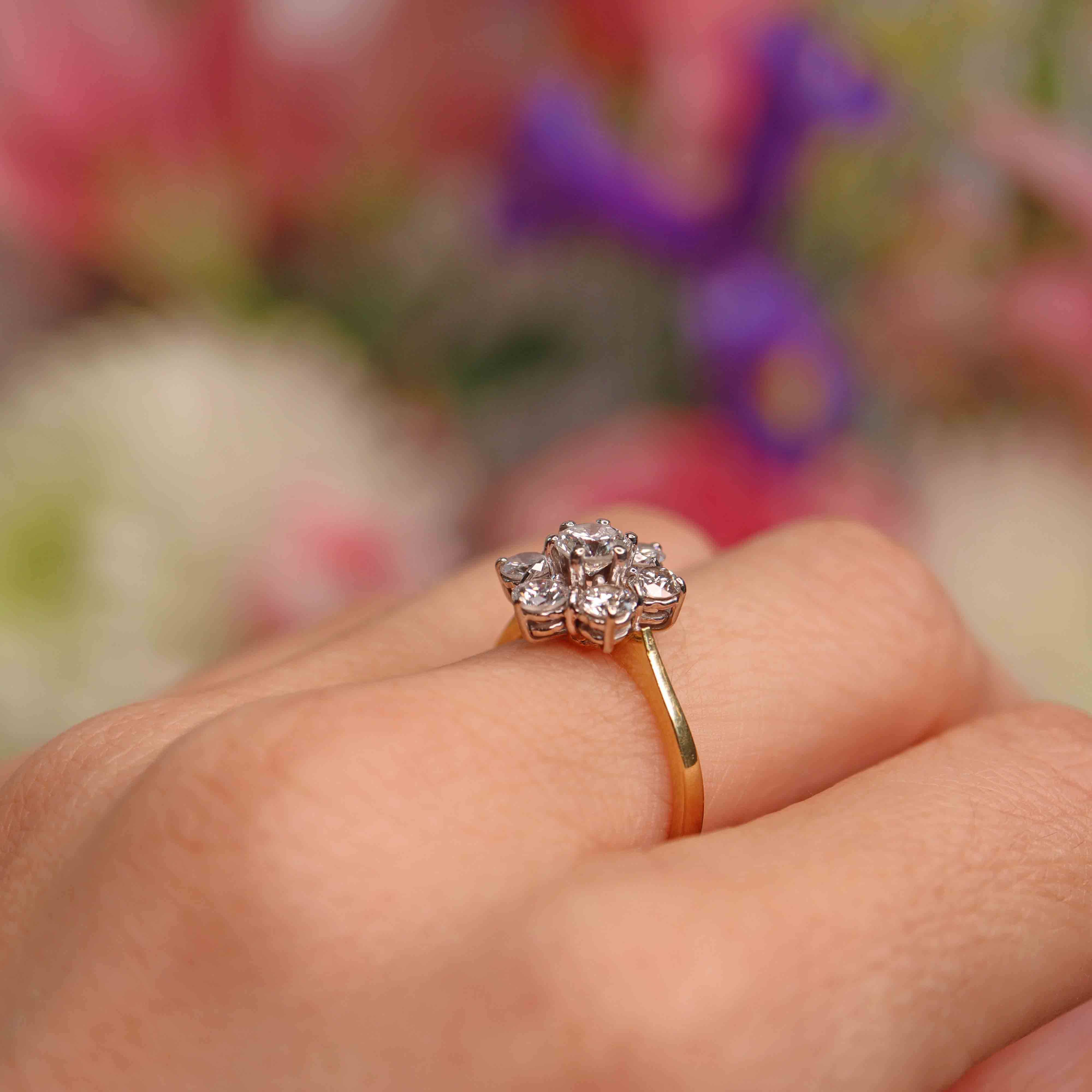 Ellibelle Jewellery Vintage 1989 Diamond 18ct Gold Daisy Cluster Ring (1.32cts)