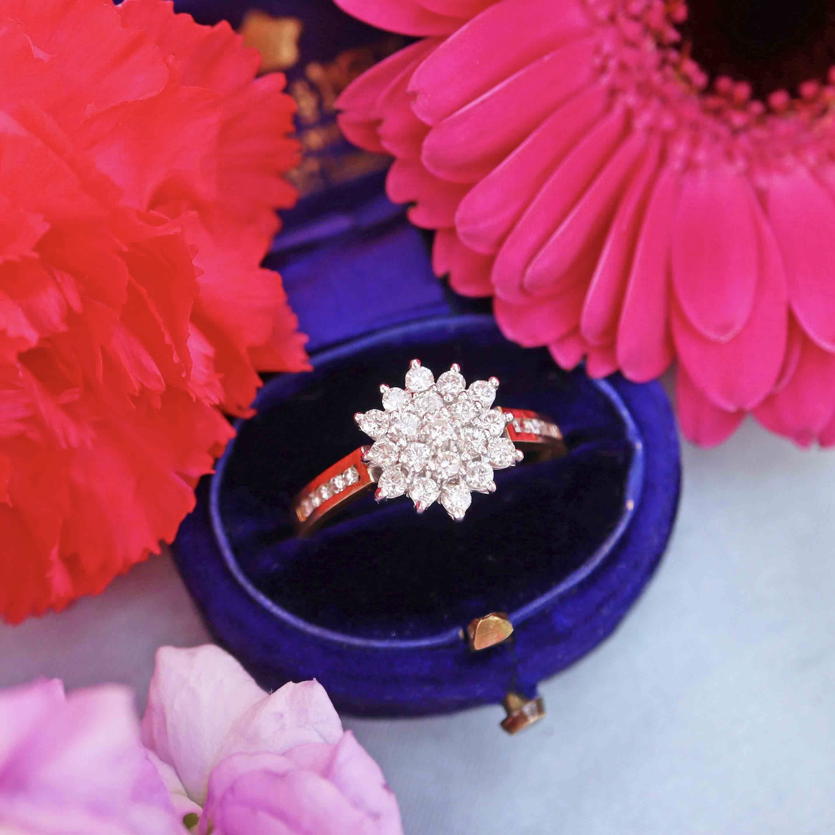 Ellibelle Jewellery Vintage 1989 Diamond 18ct Gold Star-Cluster Ring (0.60cts)