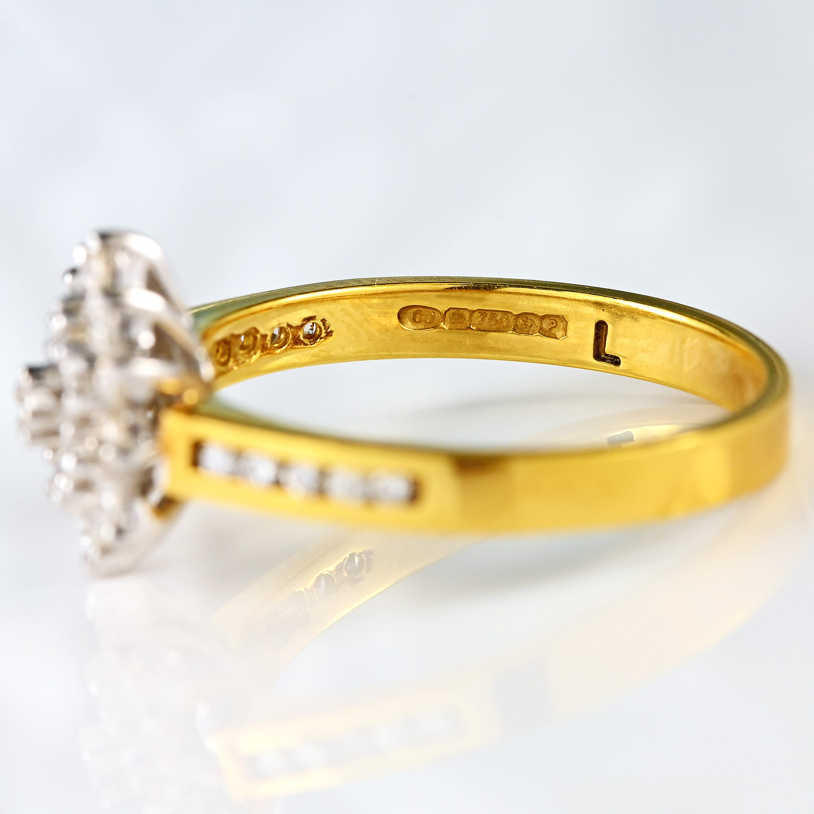 Ellibelle Jewellery Vintage 1989 Diamond 18ct Gold Star-Cluster Ring (0.60cts)