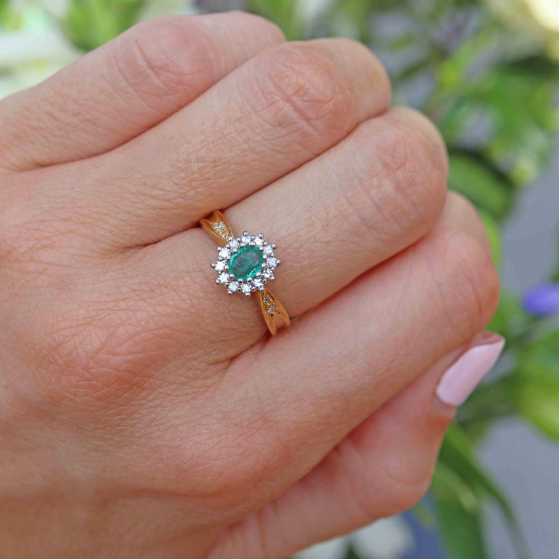 Ellibelle Jewellery Vintage 1989 Emerald & Diamond 18ct Gold Cluster Ring