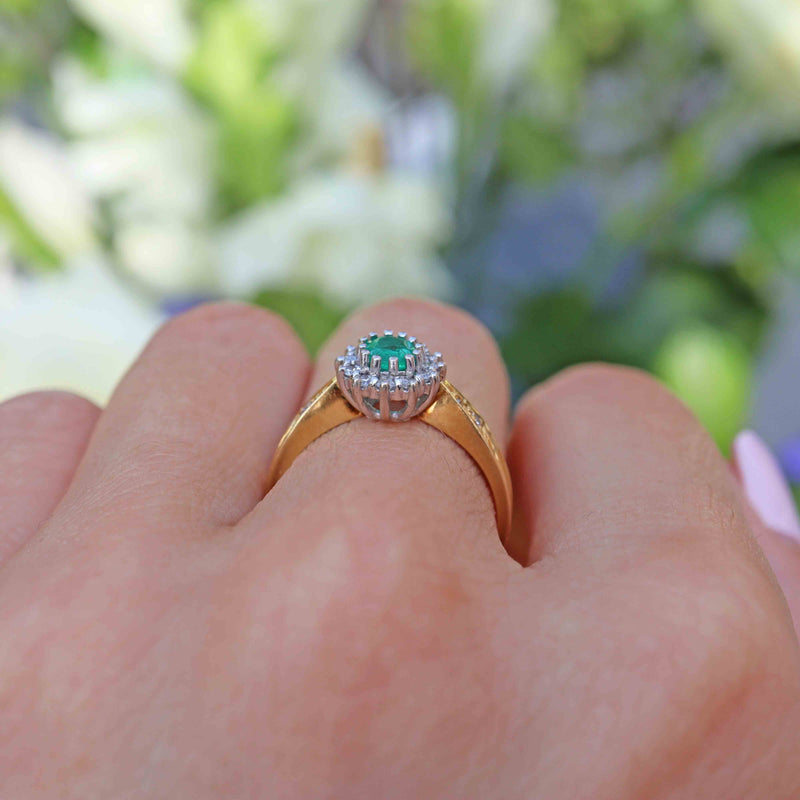 Ellibelle Jewellery Vintage 1989 Emerald & Diamond 18ct Gold Cluster Ring