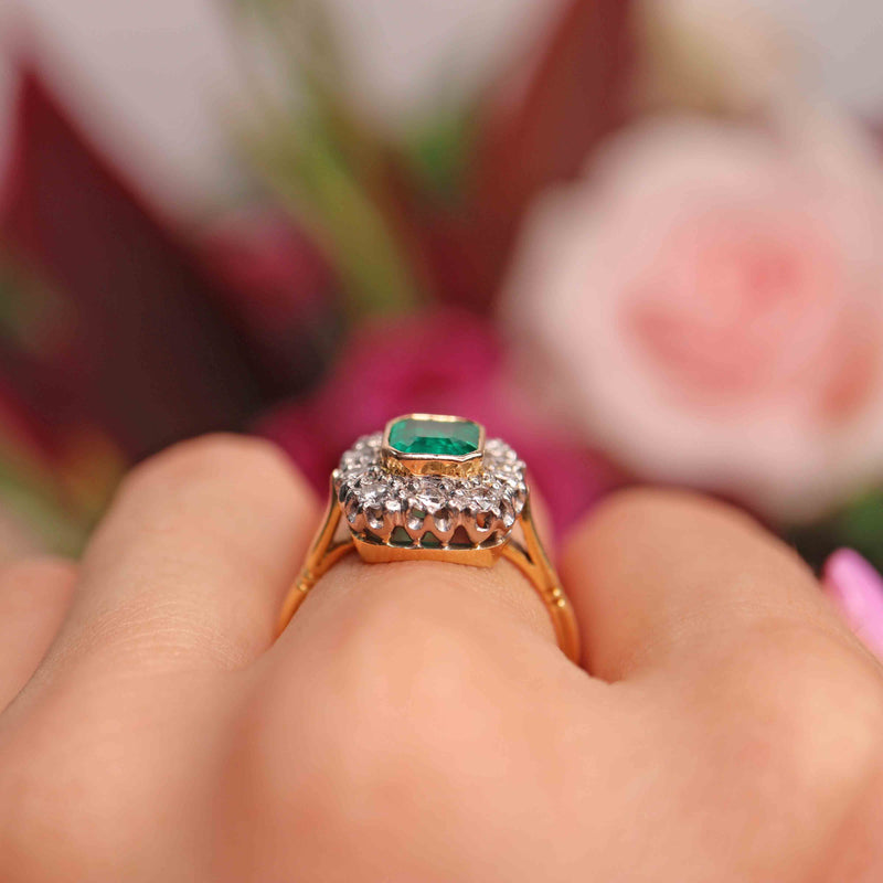 Ellibelle Jewellery Vintage 1989 Emerald & Diamond 18ct Gold Cluster Ring