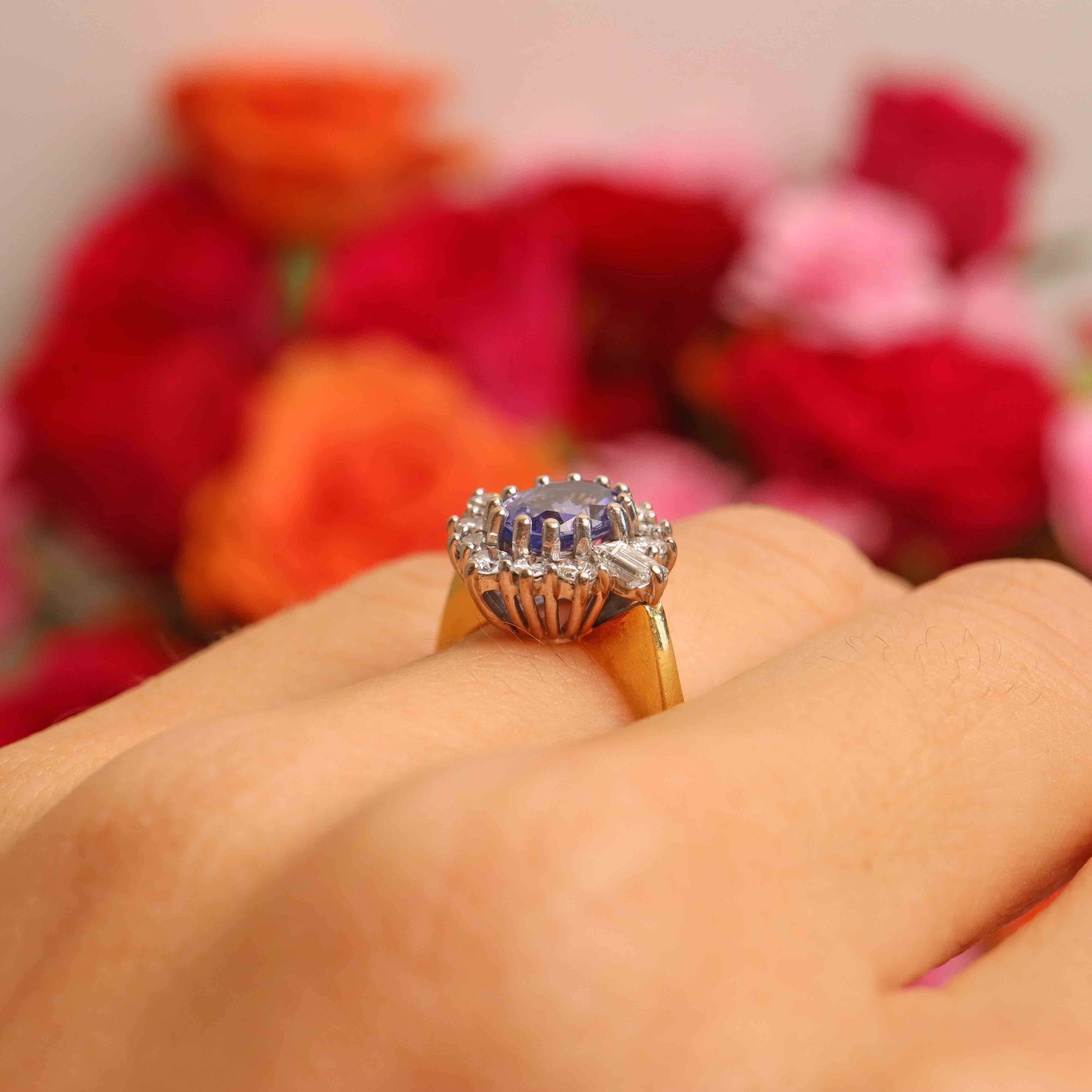 Ellibelle Jewellery Vintage 1990 Ceylon Sapphire & Vari-Diamond 18ct Gold Cluster Ring