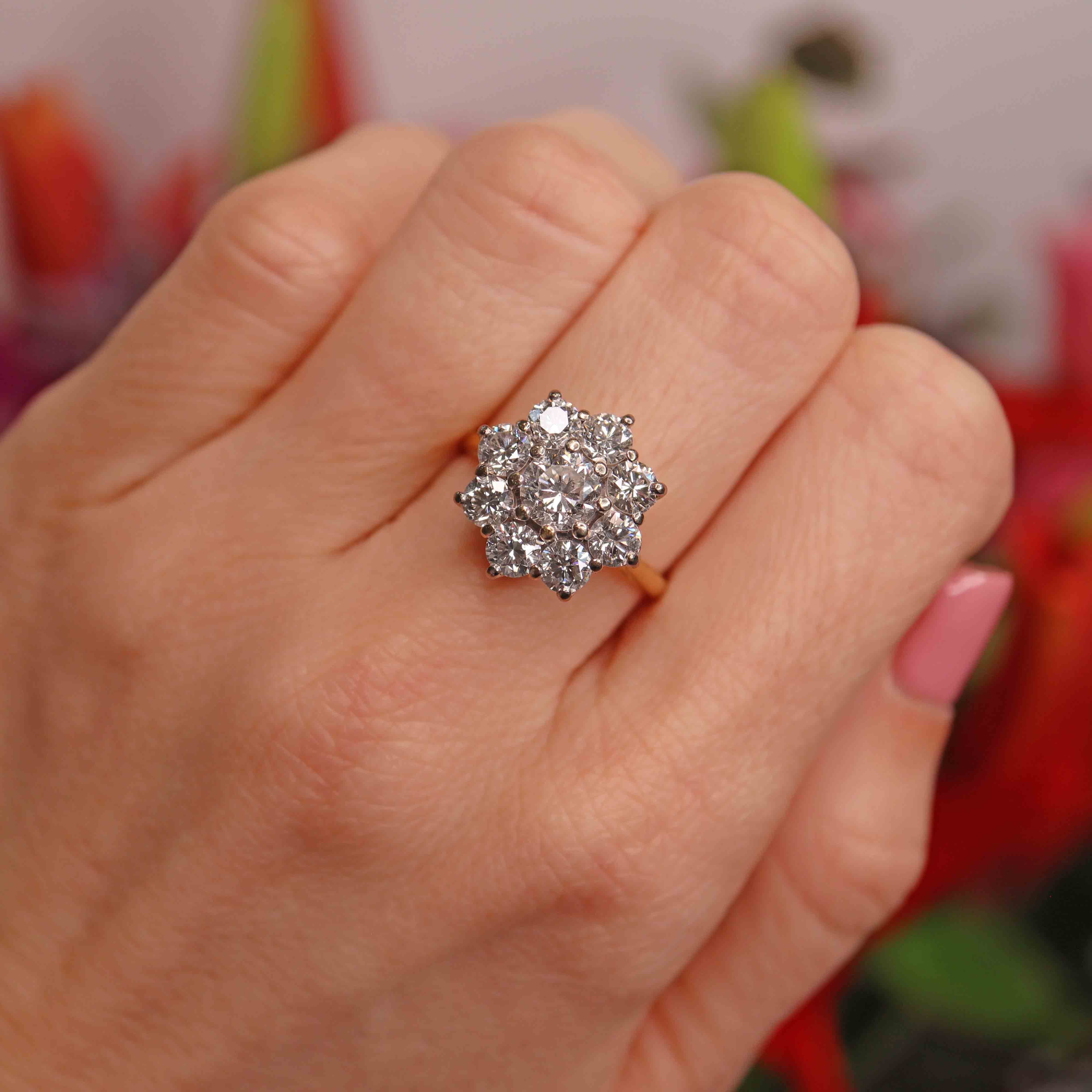 Ellibelle Jewellery Vintage 1990 Diamond 18ct Gold Daisy Cluster Engagement Ring (3.00cts)