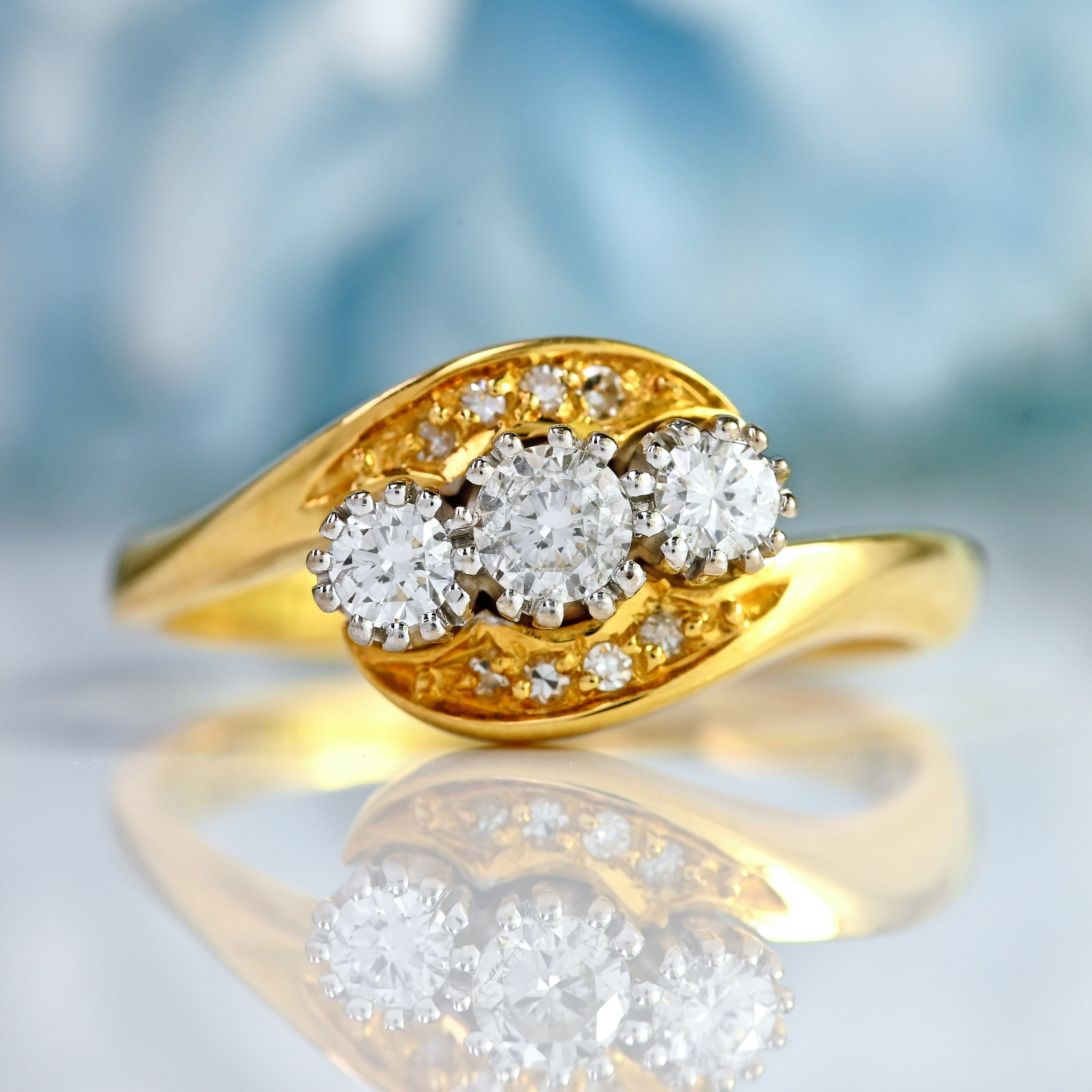 Ellibelle Jewellery Vintage 1990 Diamond 18ct Gold Three-Stone Crossover Engagement Ring
