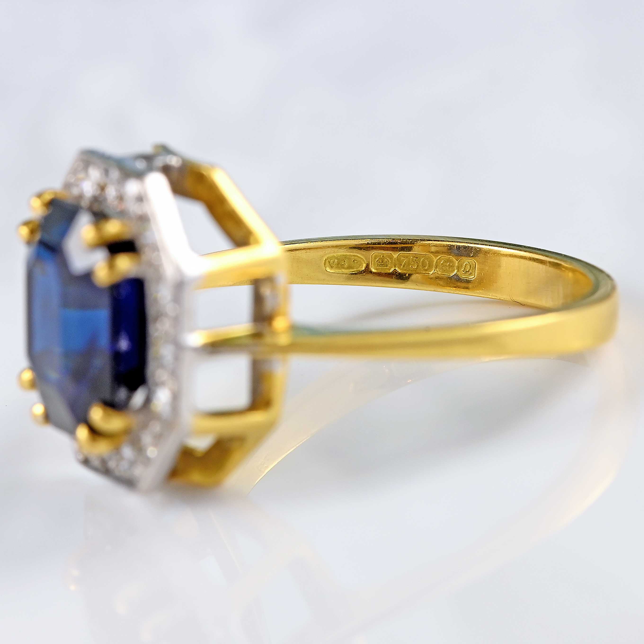 Ellibelle Jewellery Vintage 1990 Emerald-Cut Sapphire & Diamond 18ct Gold Ring (5.20ct)