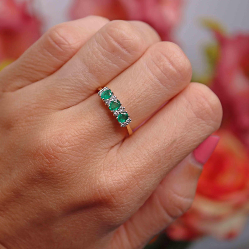Ellibelle Jewellery Vintage 1990 Emerald & Diamond 18ct Gold Ring