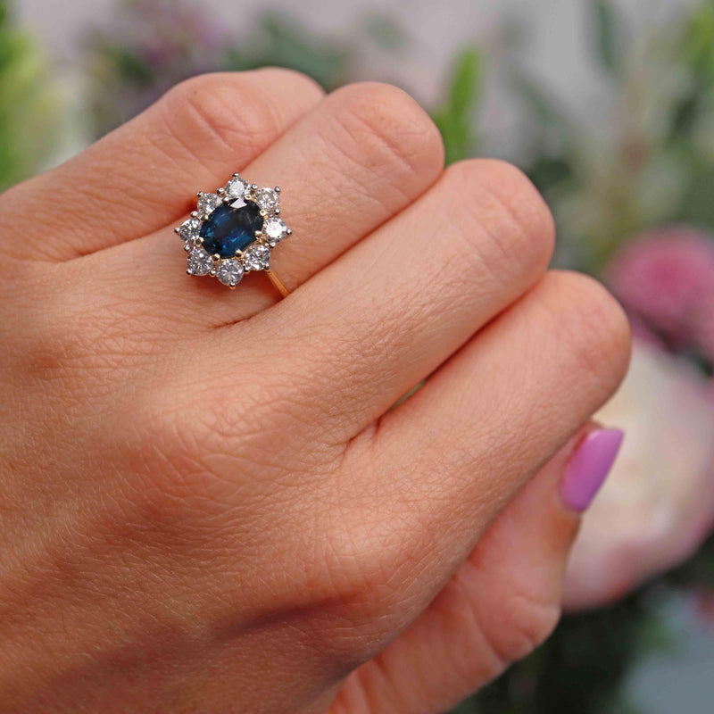 Ellibelle Jewellery Vintage 1990 Sapphire & Diamond 18ct Gold Cluster Ring (1.40cts)