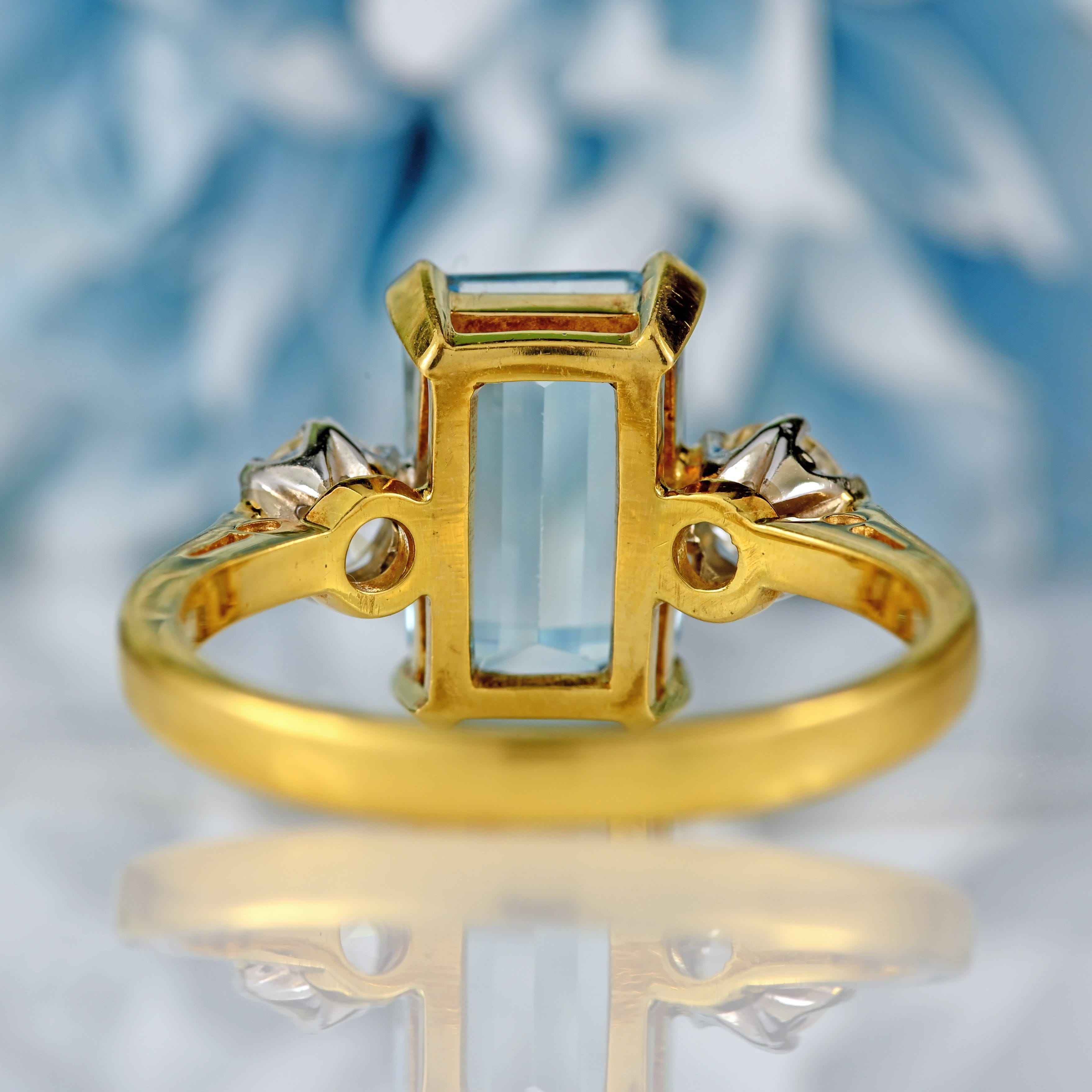 Ellibelle Jewellery Vintage 1991 Aquamarine & Diamond 18ct Gold Three-Stone Trilogy Ring