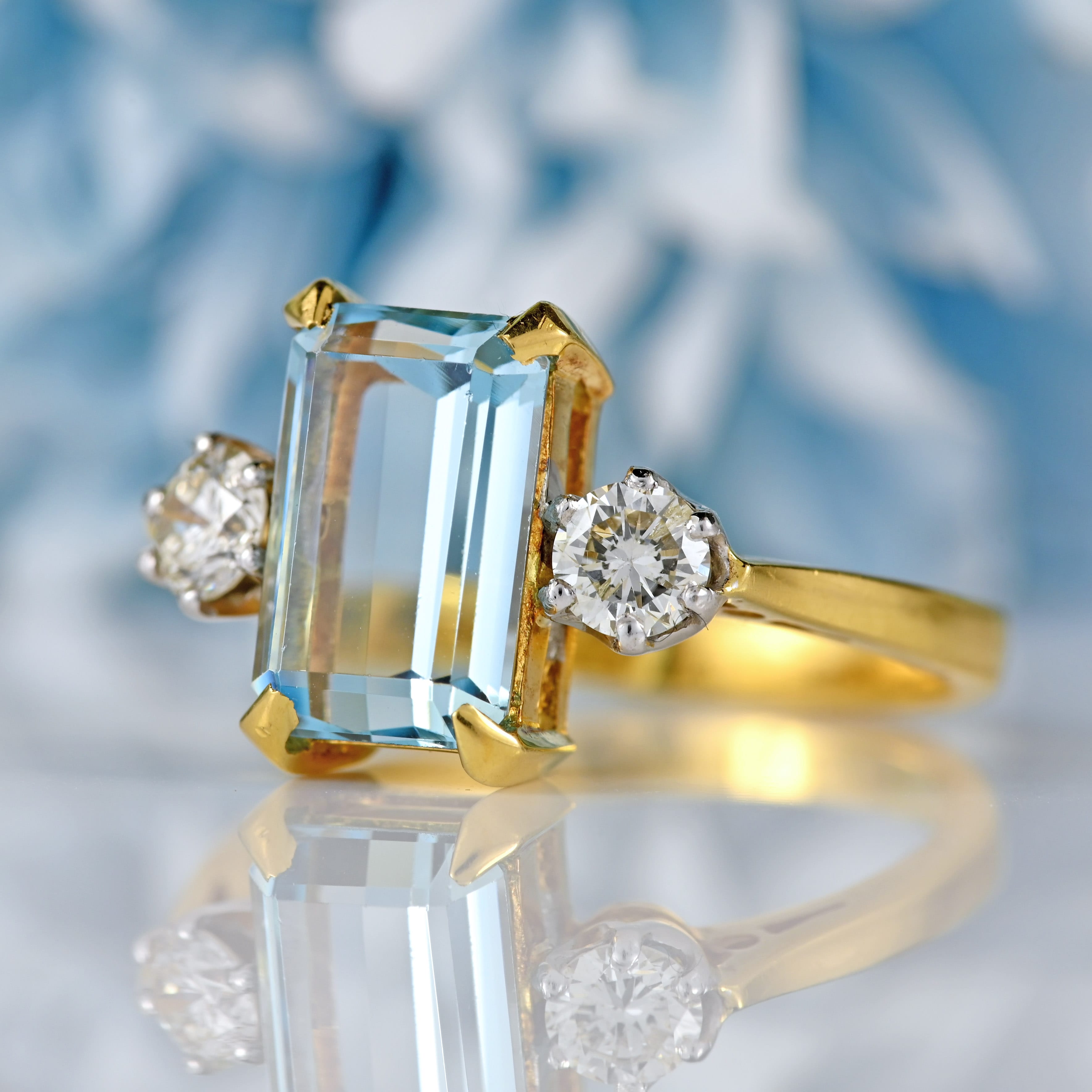Ellibelle Jewellery Vintage 1991 Aquamarine & Diamond 18ct Gold Three-Stone Trilogy Ring
