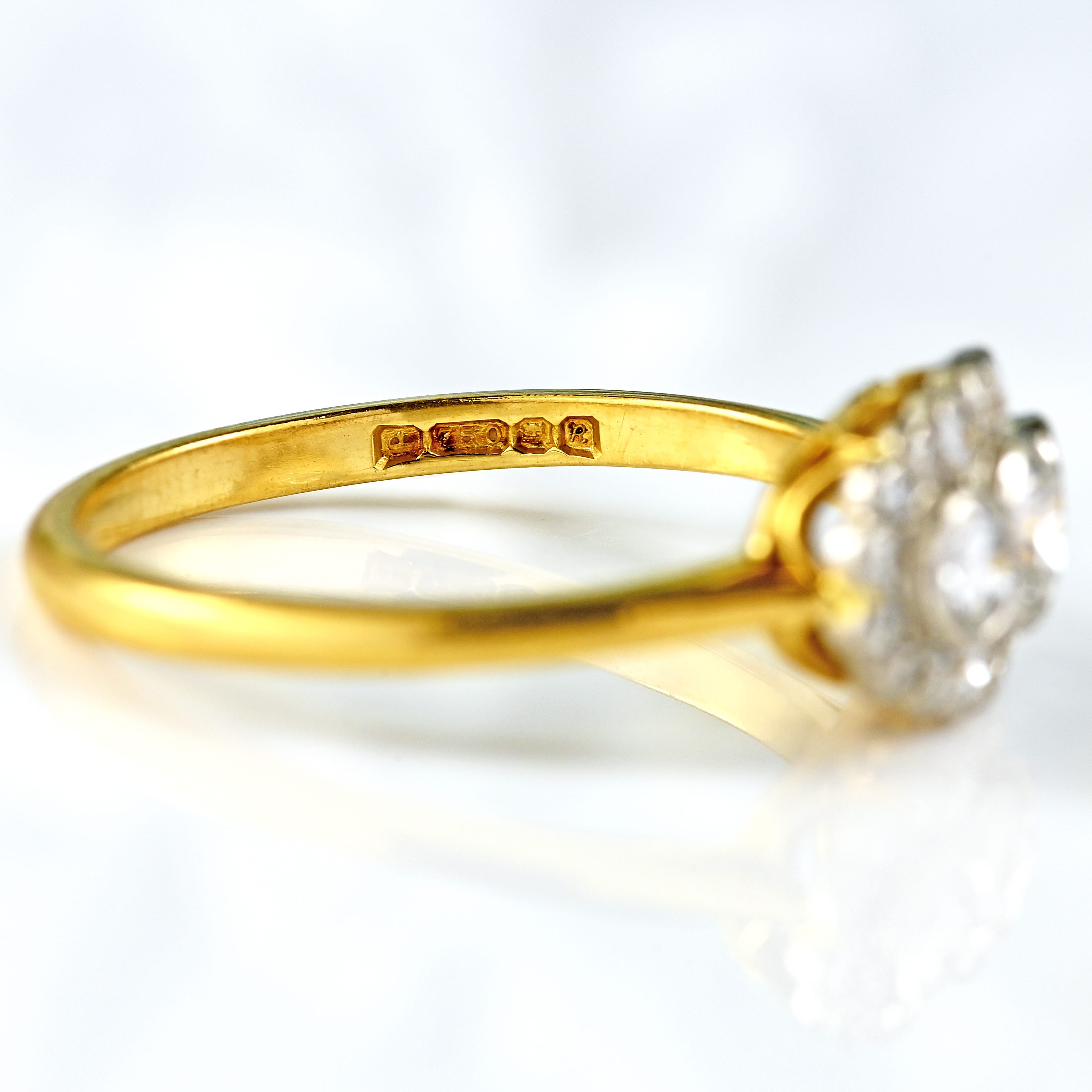 Ellibelle Jewellery Vintage 1991 Diamond 18ct Gold Bezel-Set Cluster Ring (0.70cts)
