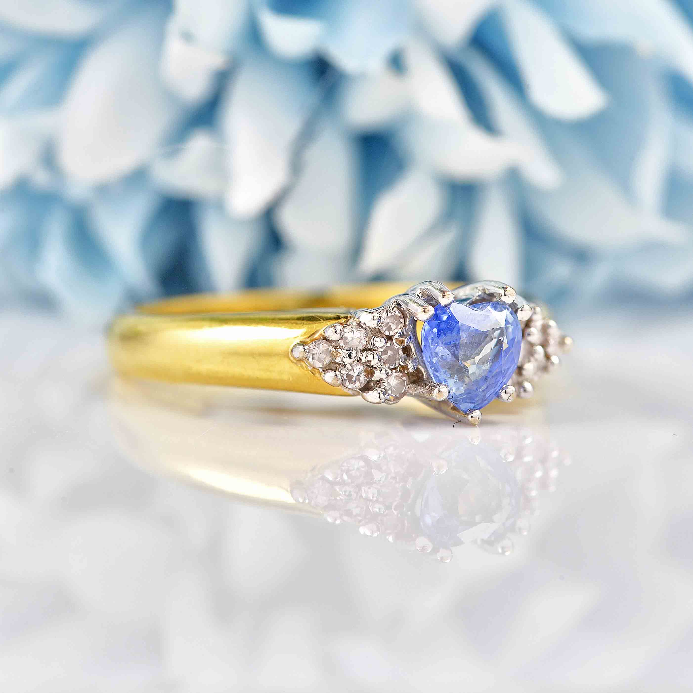 Ellibelle Jewellery Vintage 1991 Heart-Shaped Ceylon Sapphire & Diamond Gold Ring