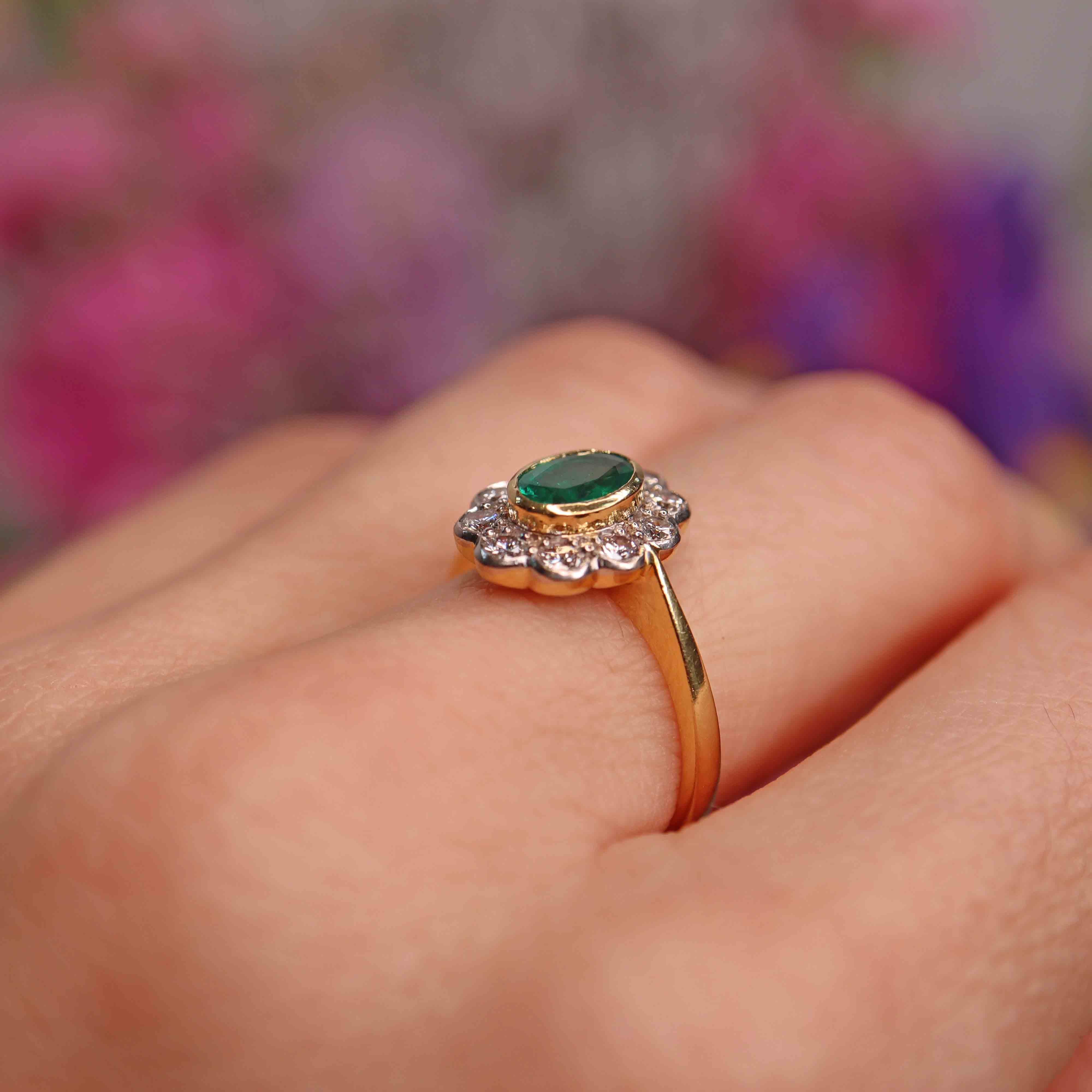 Ellibelle Jewellery Vintage 1992 Emerald & Diamond 18ct Gold Oval Floral Cluster Ring (0.77cts)
