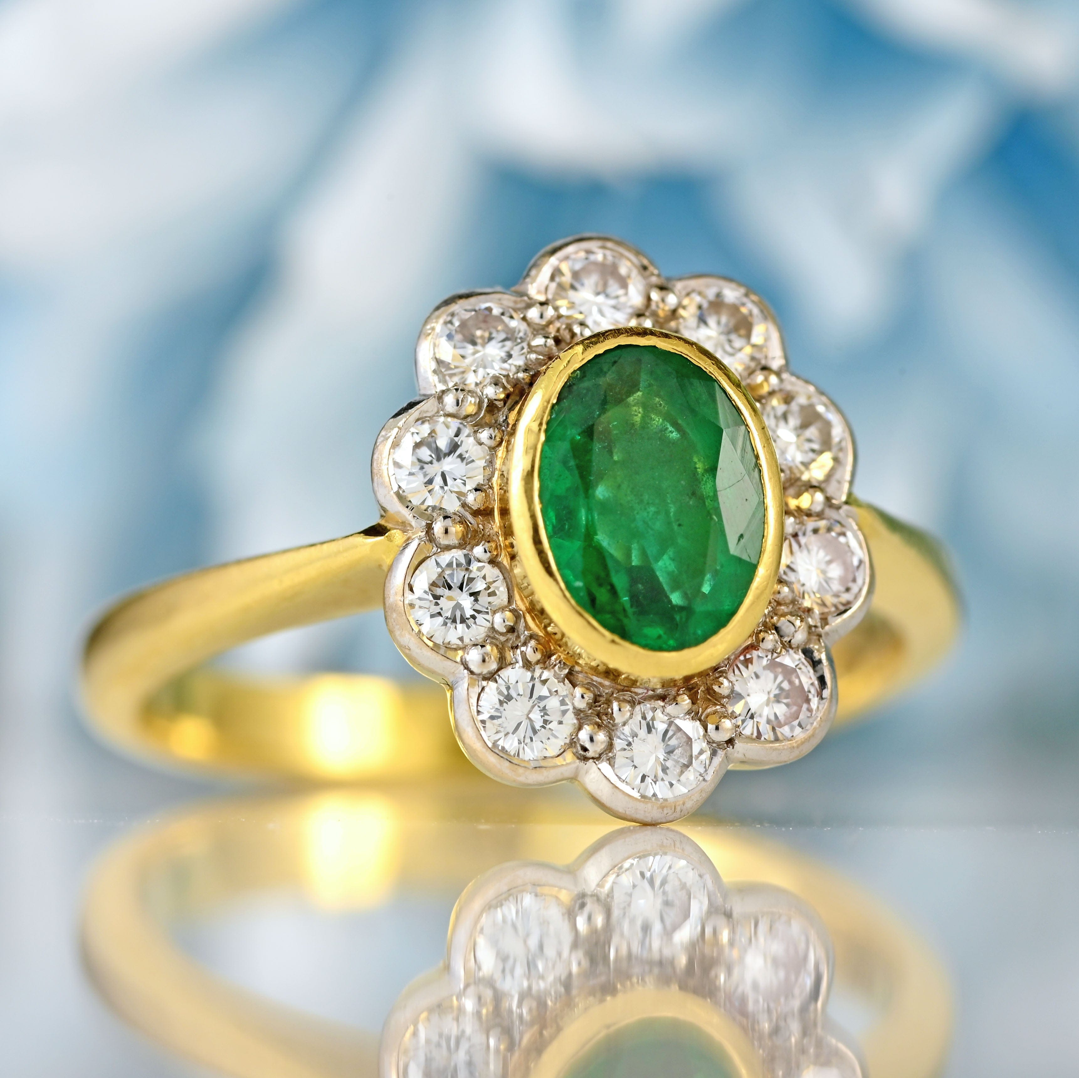 Ellibelle Jewellery Vintage 1992 Emerald & Diamond 18ct Gold Oval Floral Cluster Ring (0.77cts)