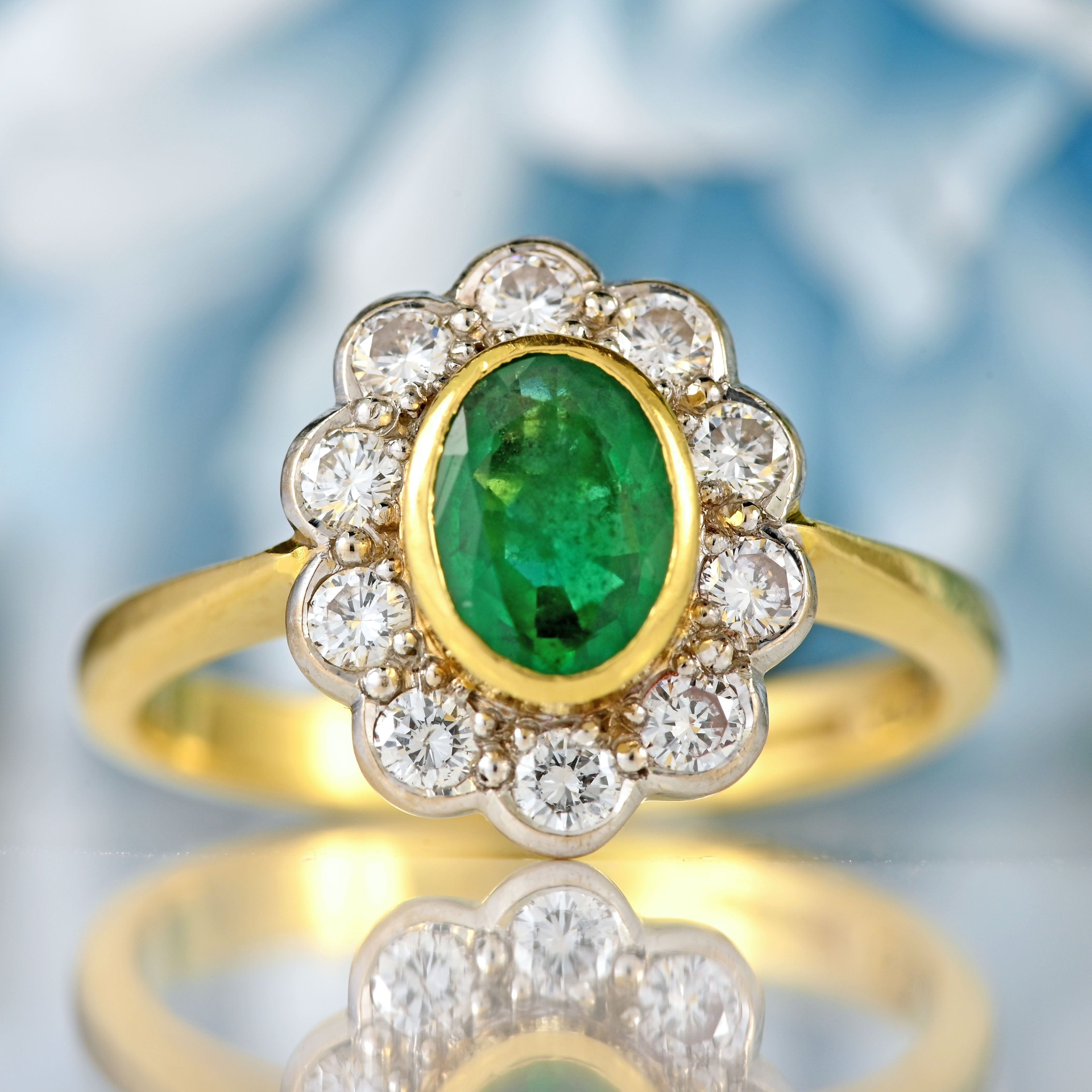 Ellibelle Jewellery Vintage 1992 Emerald & Diamond 18ct Gold Oval Floral Cluster Ring (0.77cts)