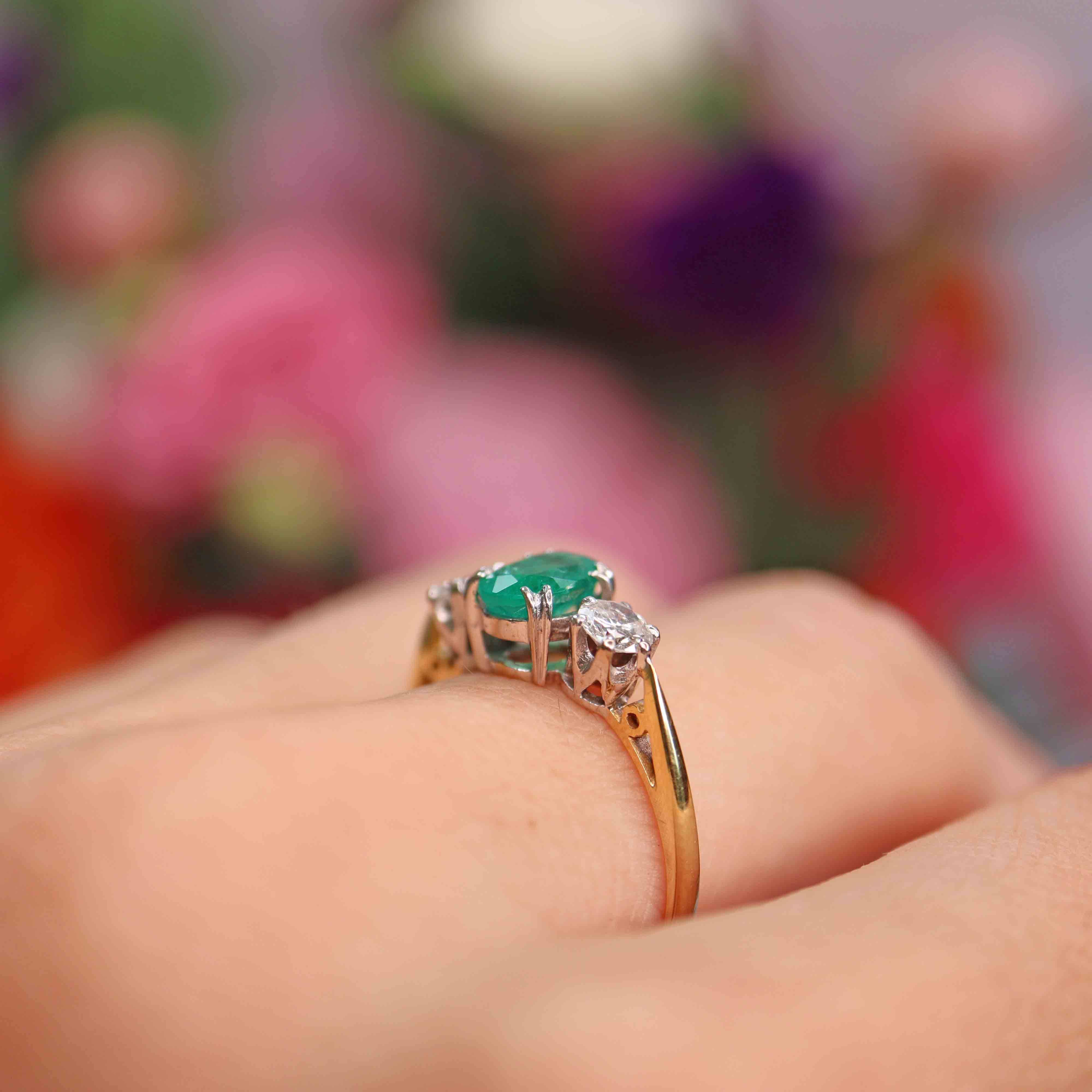Ellibelle Jewellery Vintage 1992 Emerald & Diamond 18ct Gold Three-Stone Engagement Ring (0.65cts)