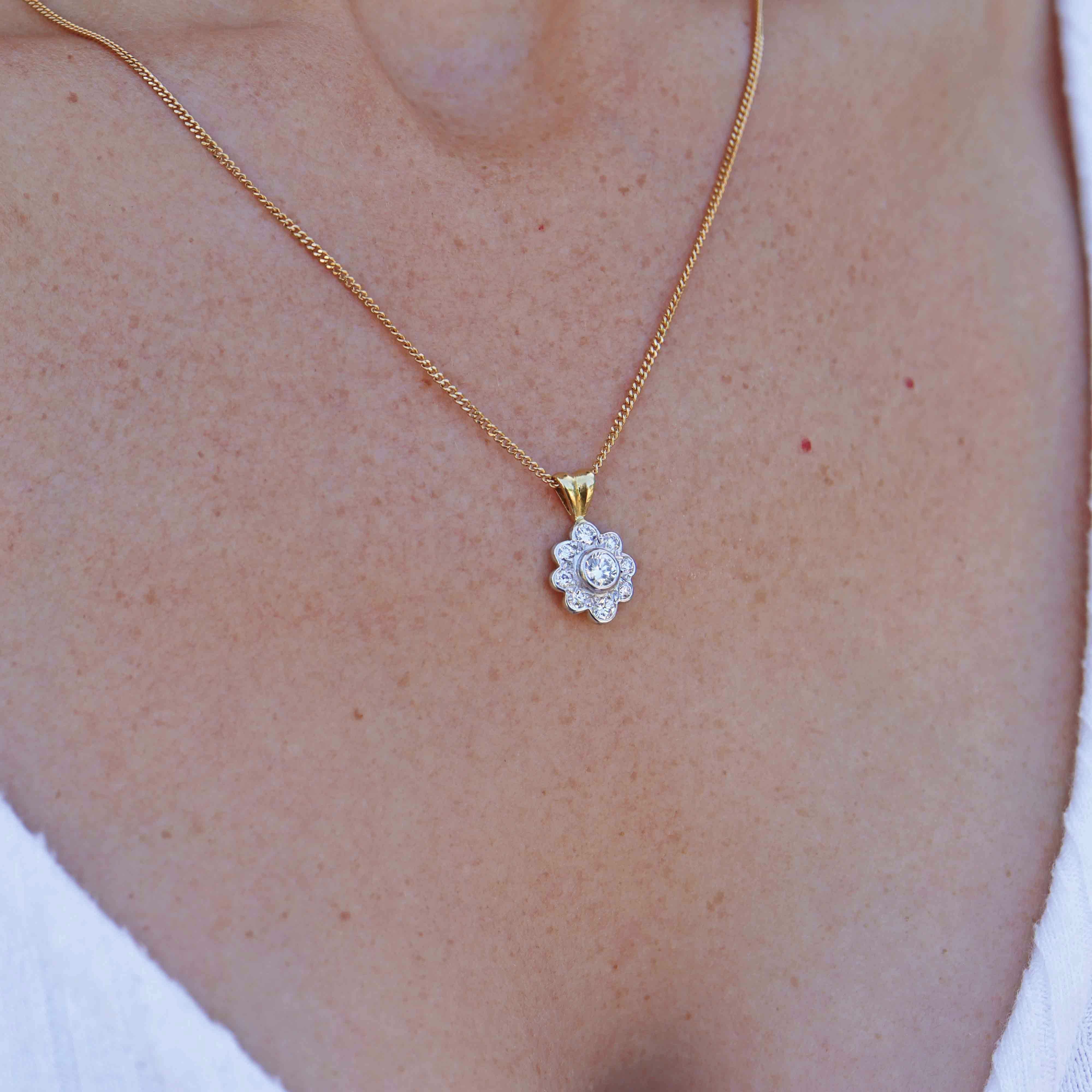 Ellibelle Jewellery Vintage 1993 Diamond 18ct Gold Daisy Cluster Pendant Necklace