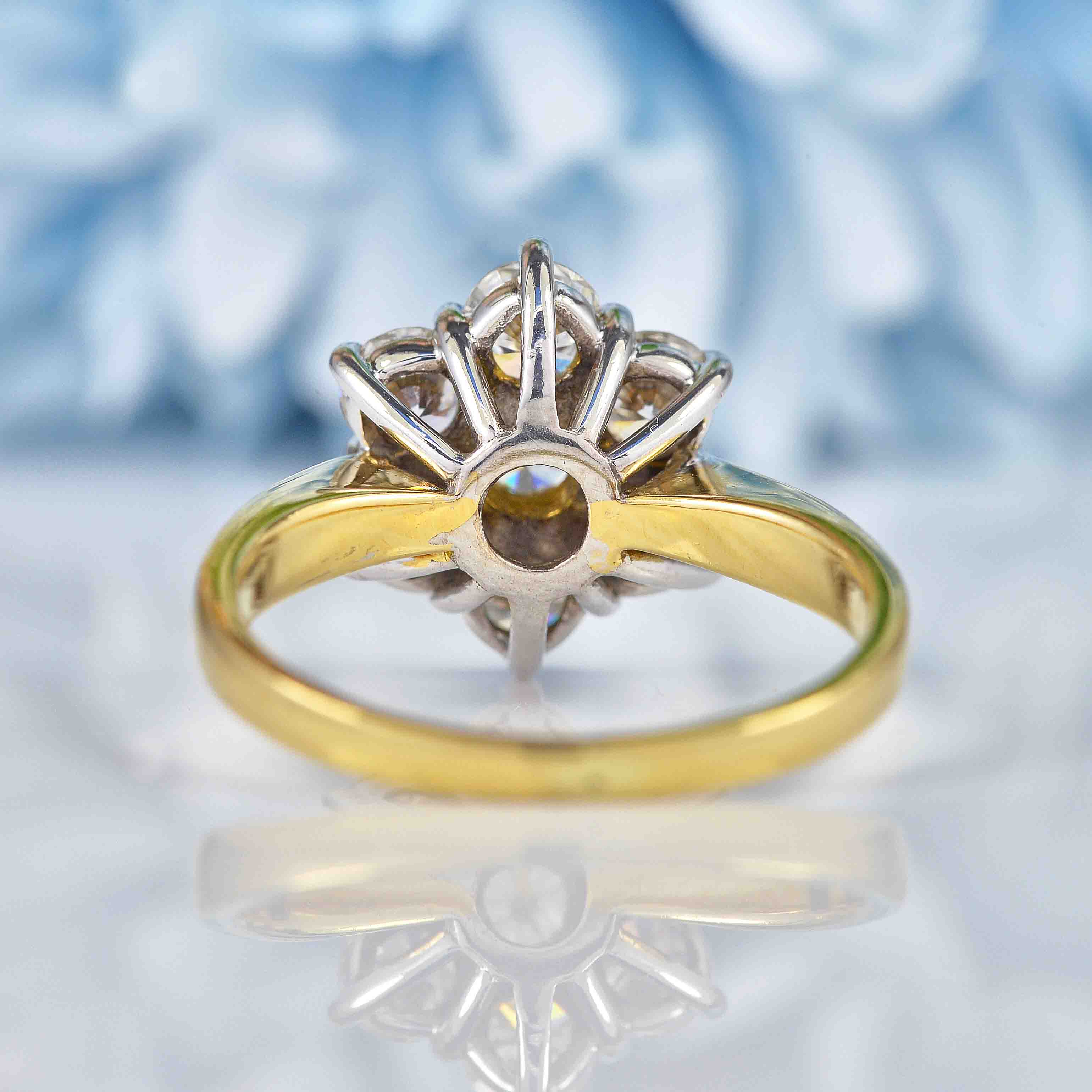 Ellibelle Jewellery Vintage 1993 Diamond 18ct Gold Daisy Cluster Ring (1.40cts)