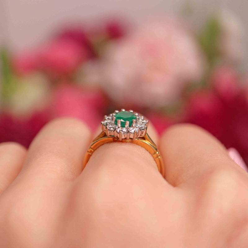 Ellibelle Jewellery Vintage 1993 Emerald & Diamond 18ct Gold Cluster Ring (0.60ct)