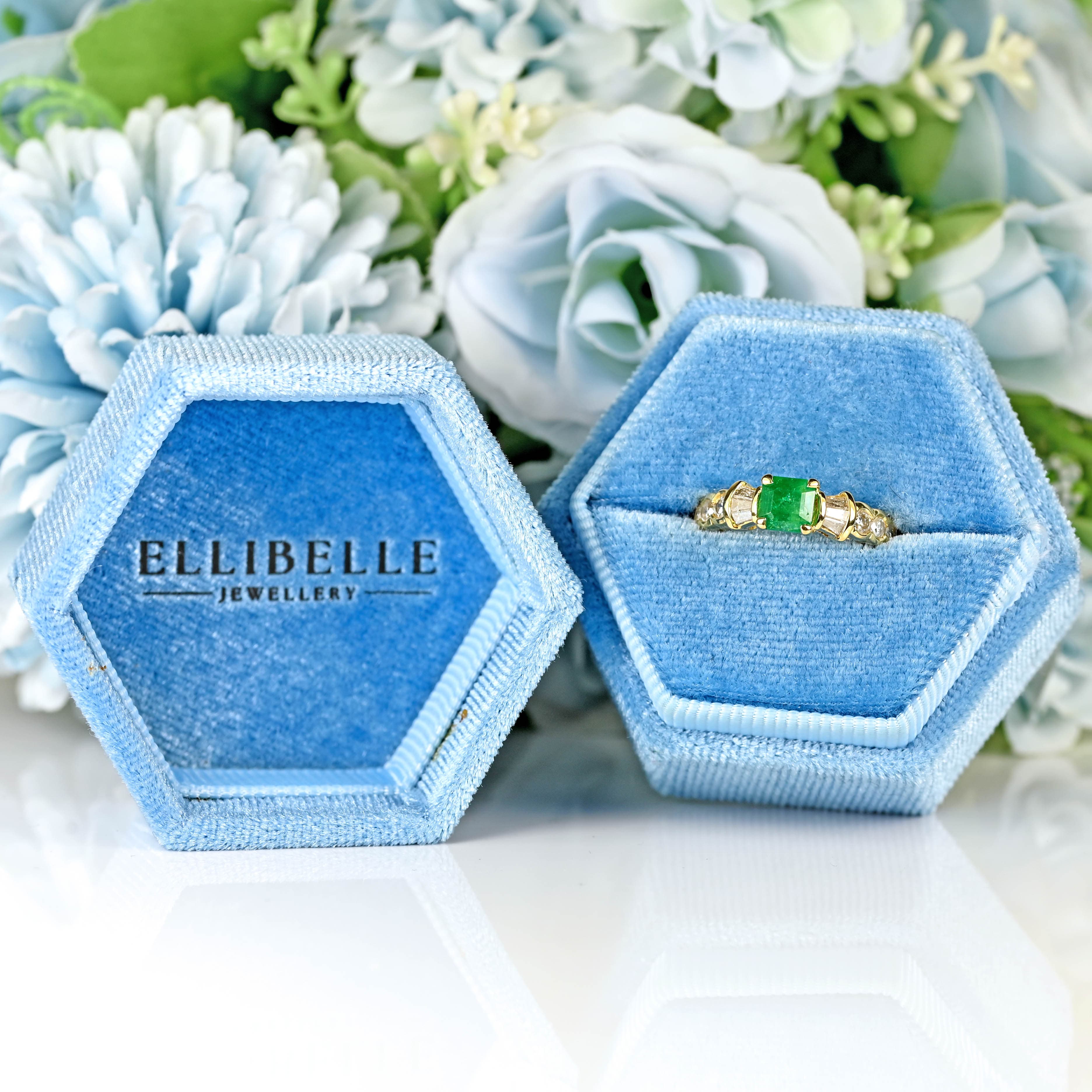 Ellibelle Jewellery Vintage 1993 Square-Cut Emerald & Vari-Cut Diamond 18ct Gold Ring