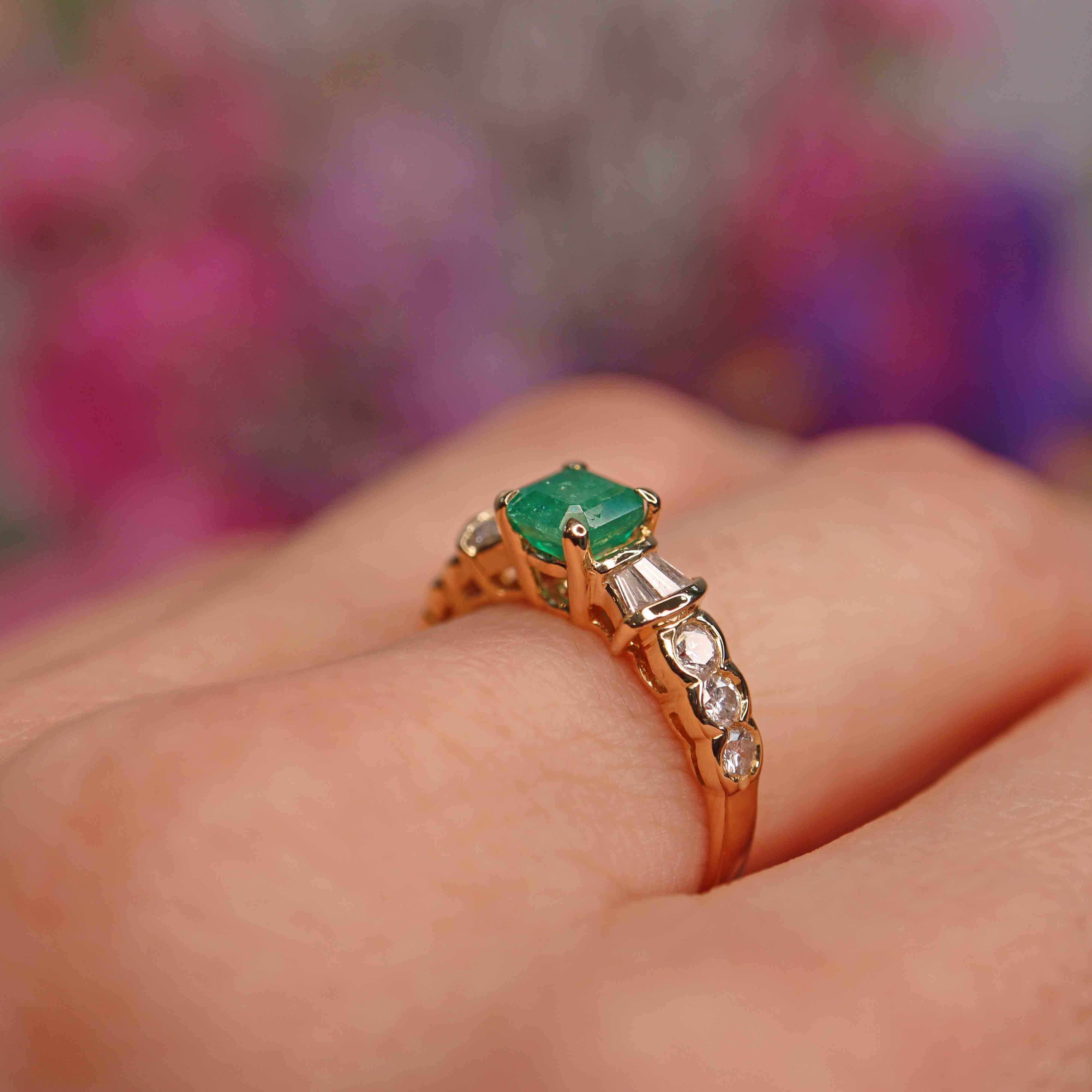 Ellibelle Jewellery Vintage 1993 Square-Cut Emerald & Vari-Cut Diamond 18ct Gold Ring