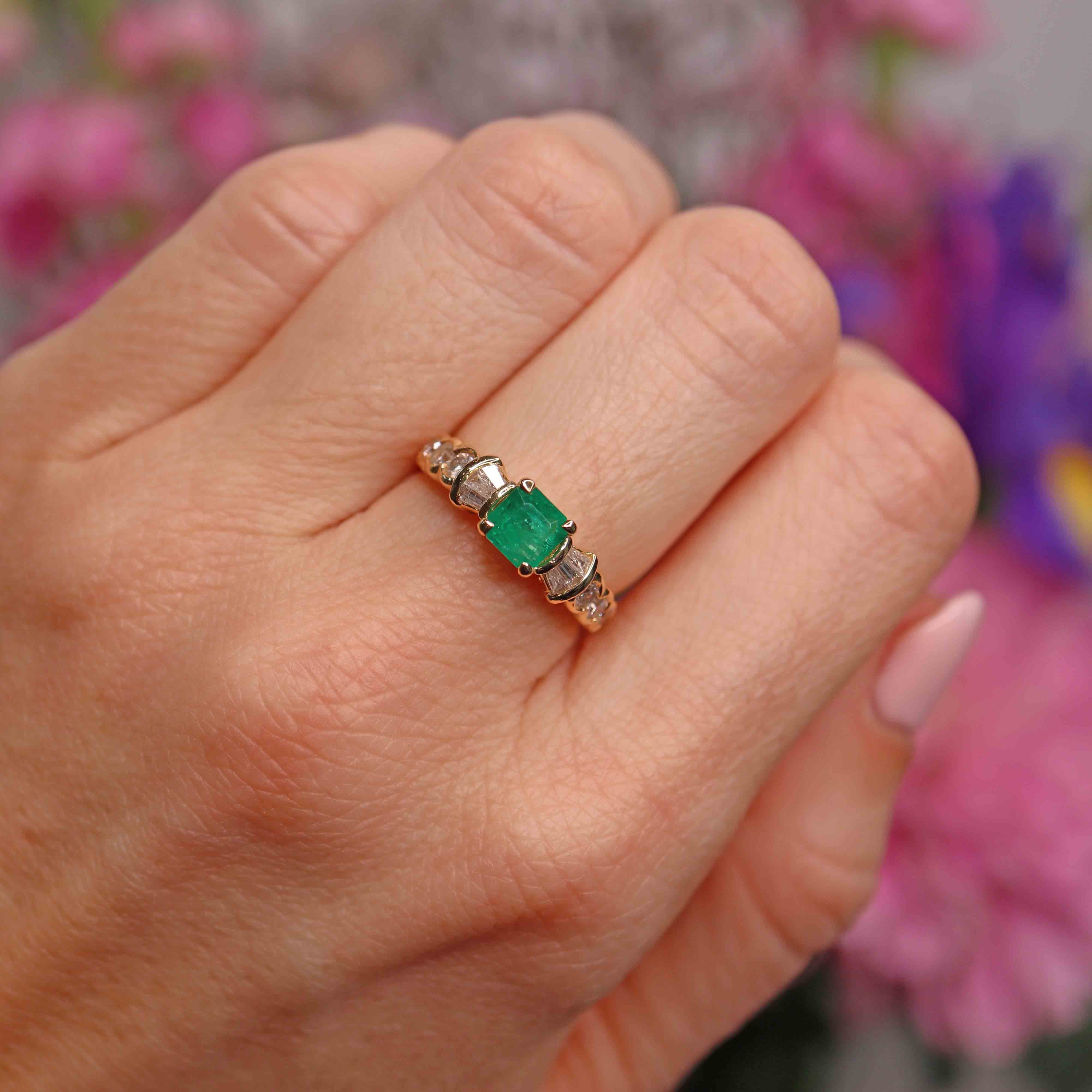 Ellibelle Jewellery Vintage 1993 Square-Cut Emerald & Vari-Cut Diamond 18ct Gold Ring