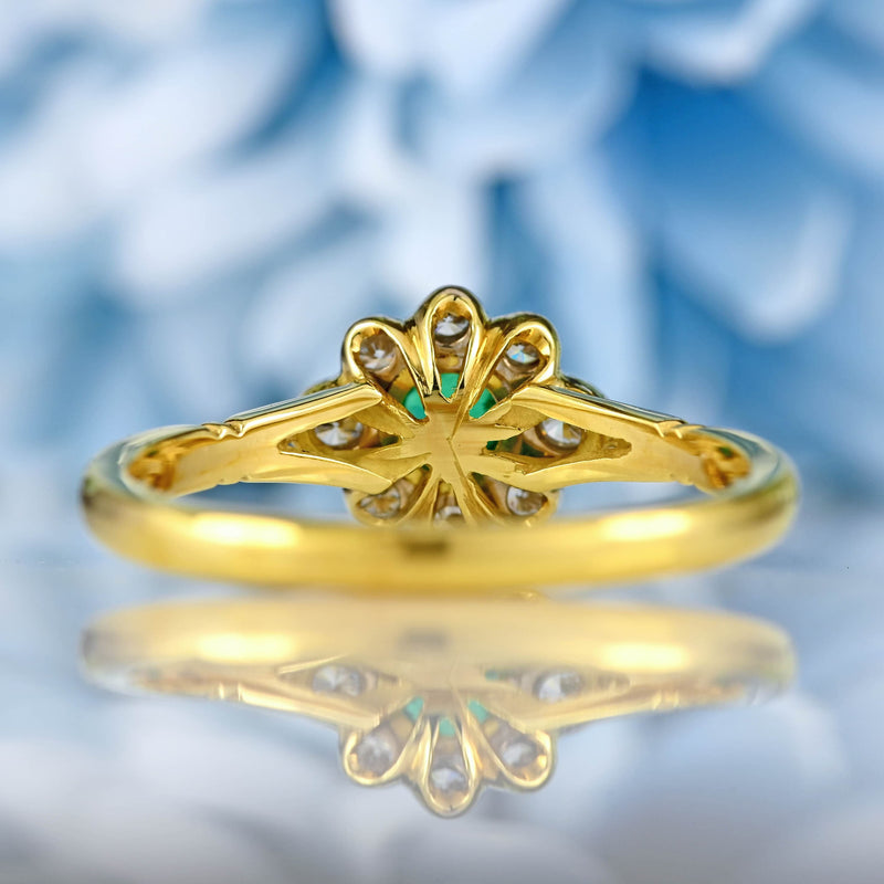 Ellibelle Jewellery Vintage 1994 Emerald & Diamond 18ct Gold Daisy Cluster Ring