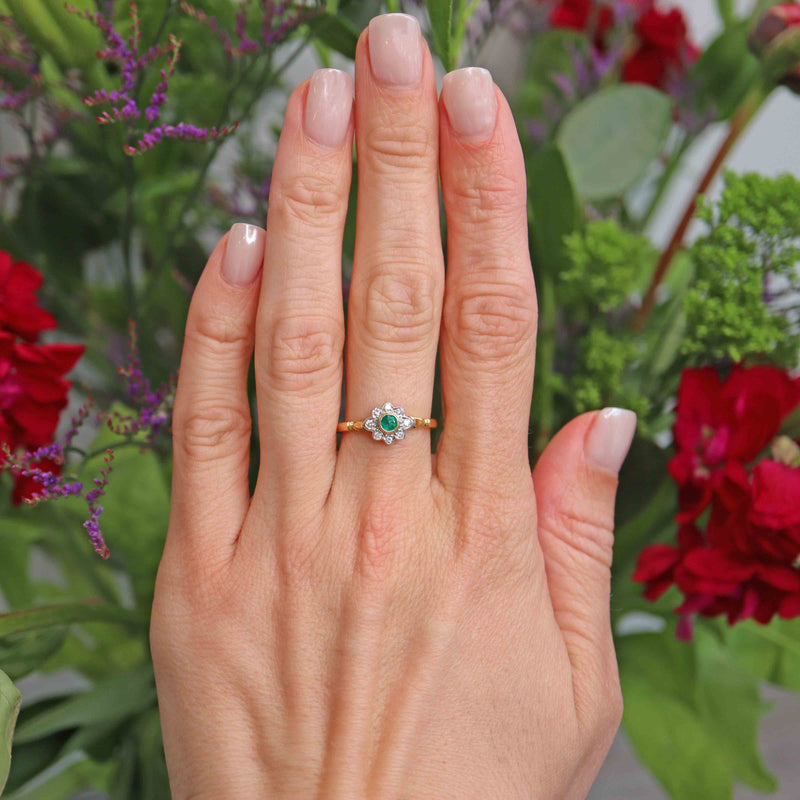 Ellibelle Jewellery Vintage 1994 Emerald & Diamond 18ct Gold Daisy Cluster Ring