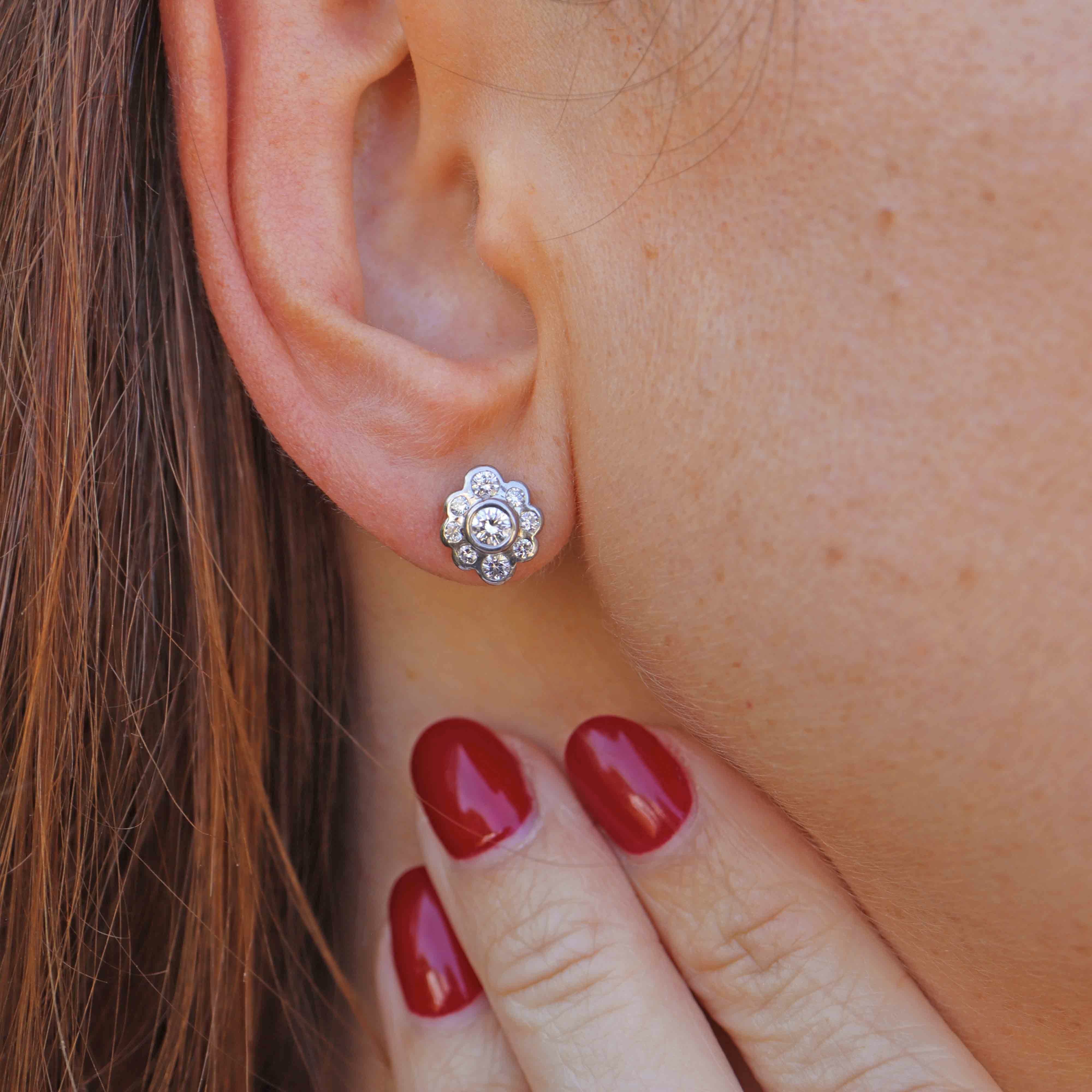 Ellibelle Jewellery Vintage 1995 Diamond 18ct Gold Daisy Cluster Stud Earrings