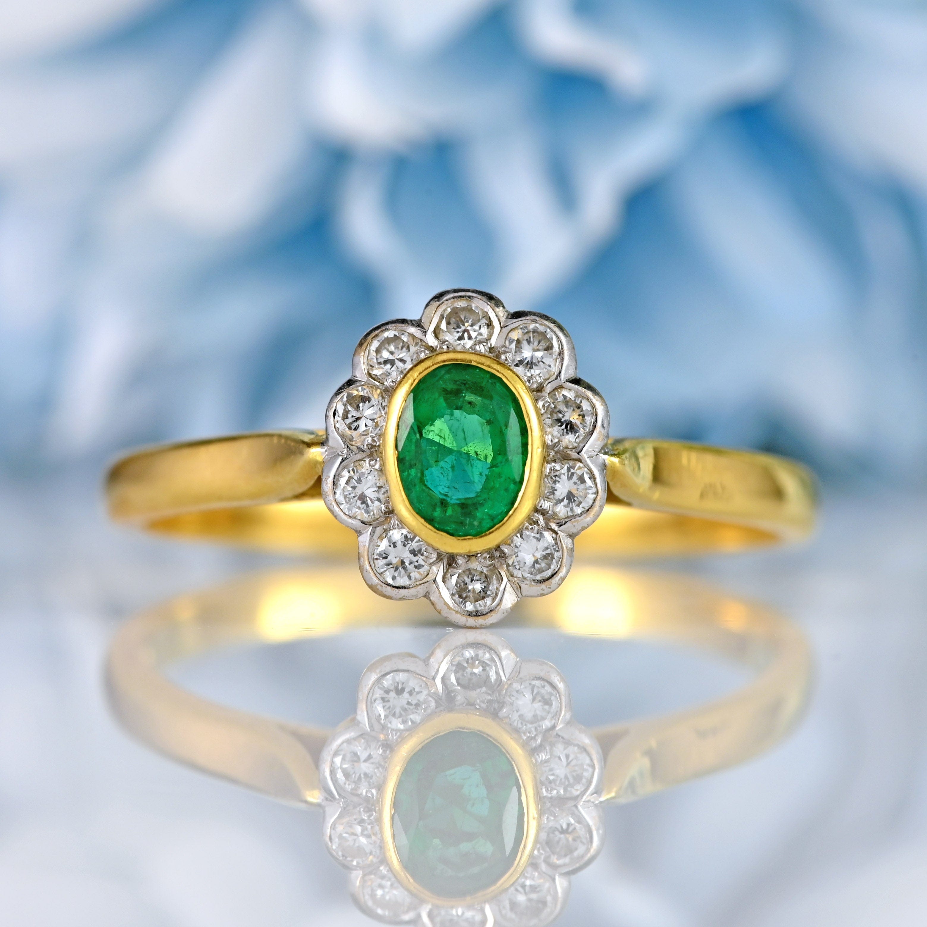Ellibelle Jewellery Vintage 1995 Emerald & Diamond 18ct Gold Cluster Ring (0.40cts)