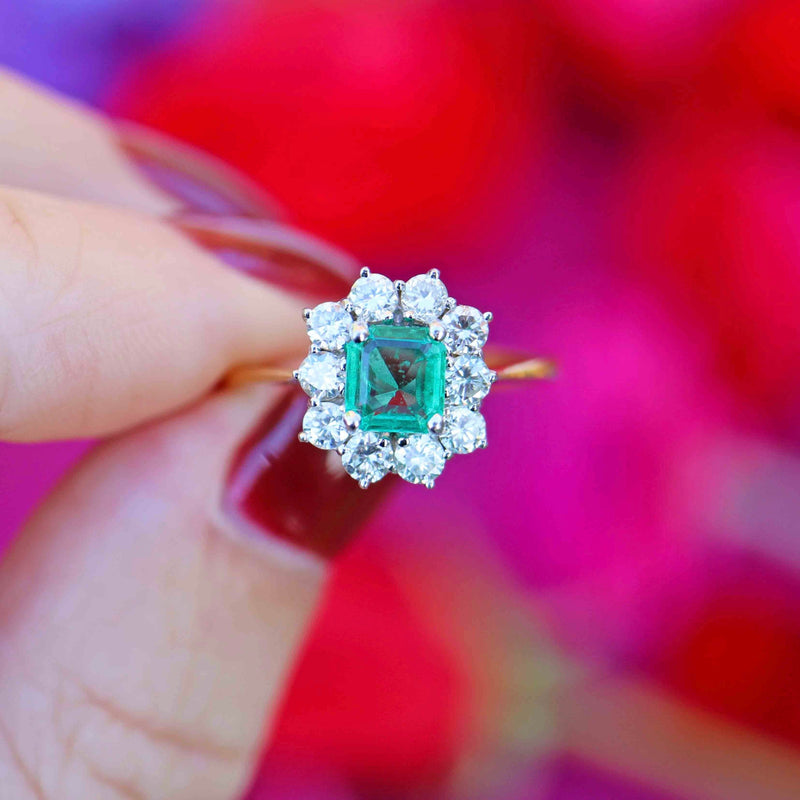 Ellibelle Jewellery Vintage 1995 Emerald & Diamond 18ct Gold Cluster Ring (0.50cts)