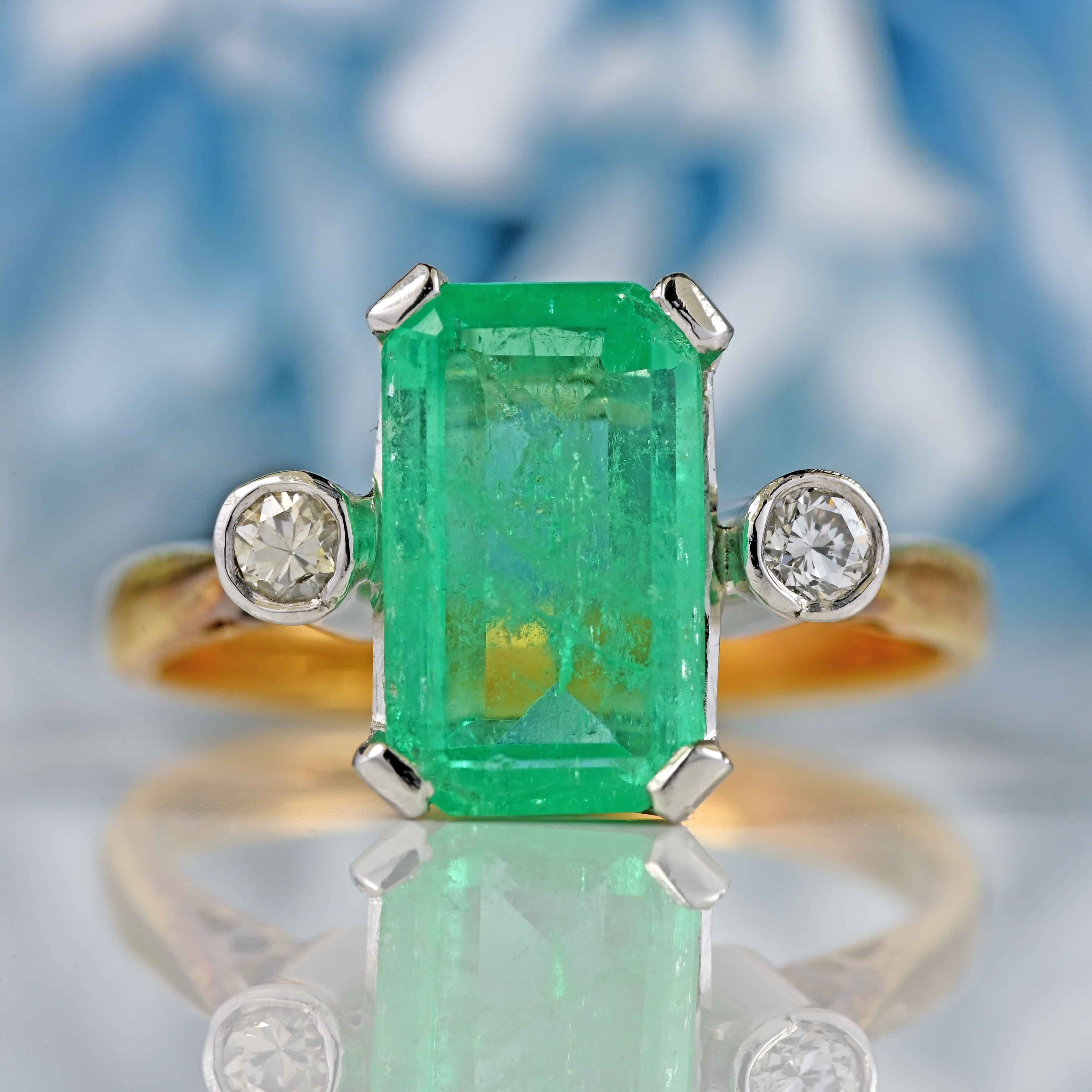 Ellibelle Jewellery Vintage 1996 Emerald & Diamond 18ct Gold Three-Stone Ring (2.05ct)